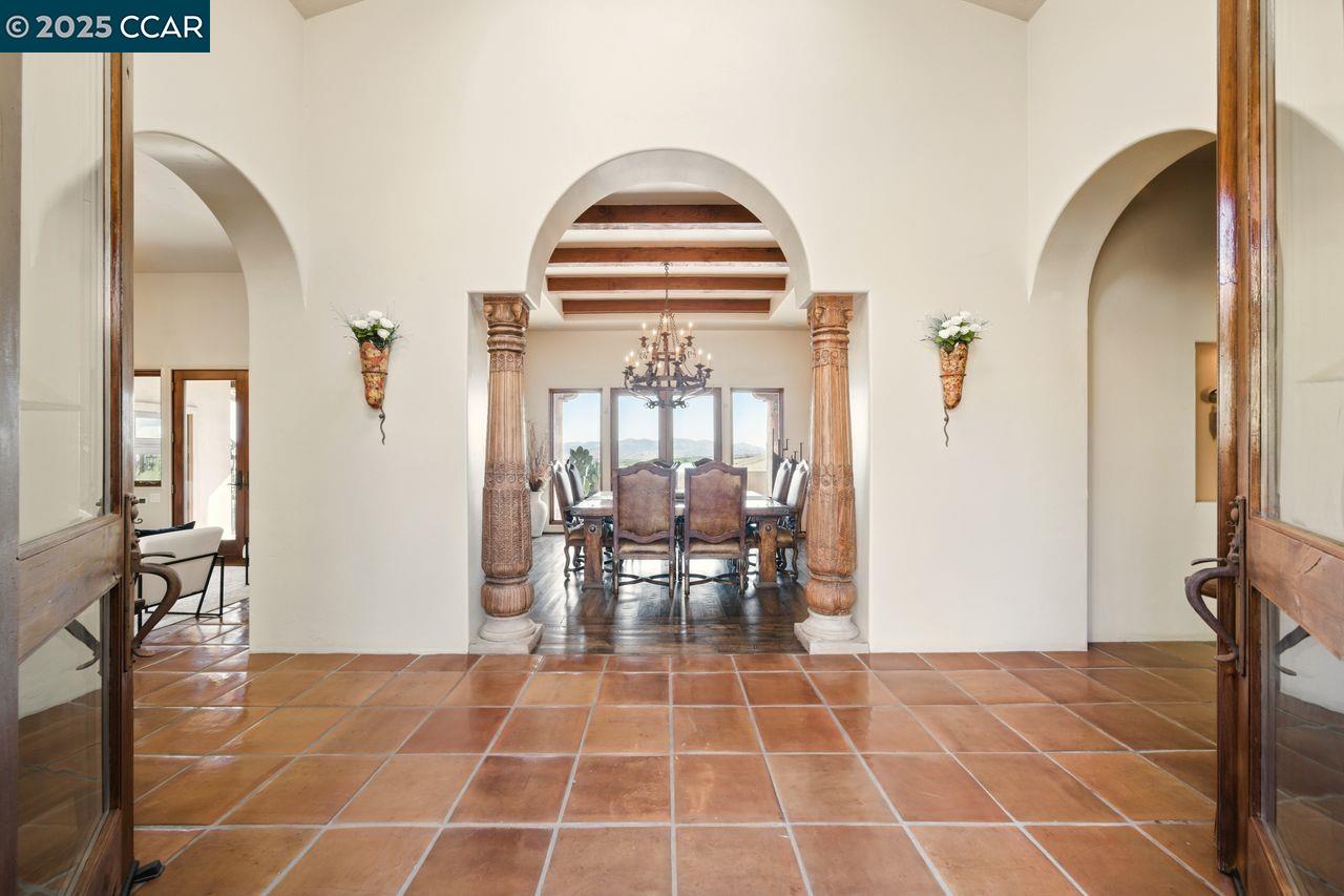 Detail Gallery Image 9 of 60 For 1615 Lawrence Rd, Danville,  CA 94506 - 4 Beds | 4/2 Baths