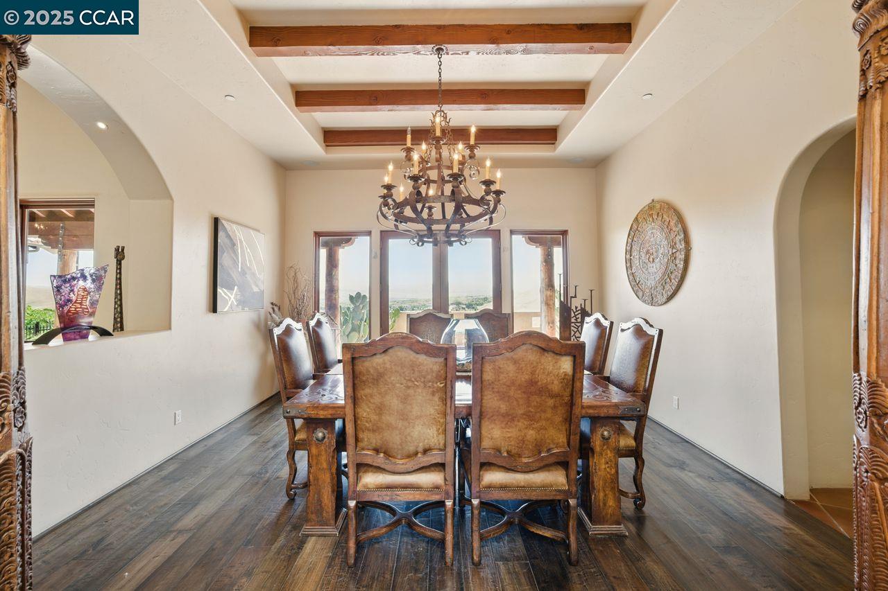 Detail Gallery Image 10 of 60 For 1615 Lawrence Rd, Danville,  CA 94506 - 4 Beds | 4/2 Baths