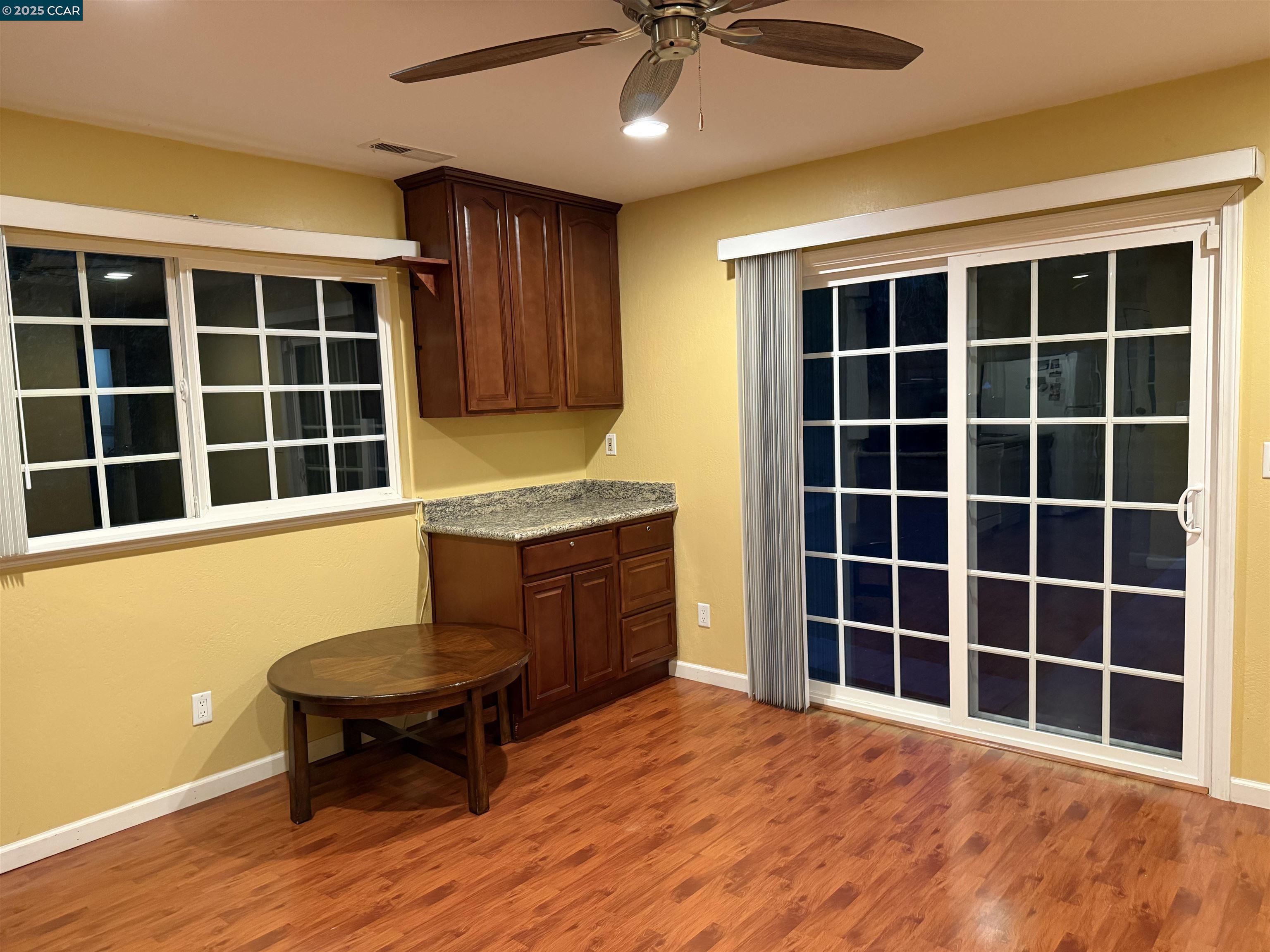 Detail Gallery Image 13 of 21 For 5459-B Louisiana Dr, Concord,  CA 94521 - 1 Beds | 1 Baths