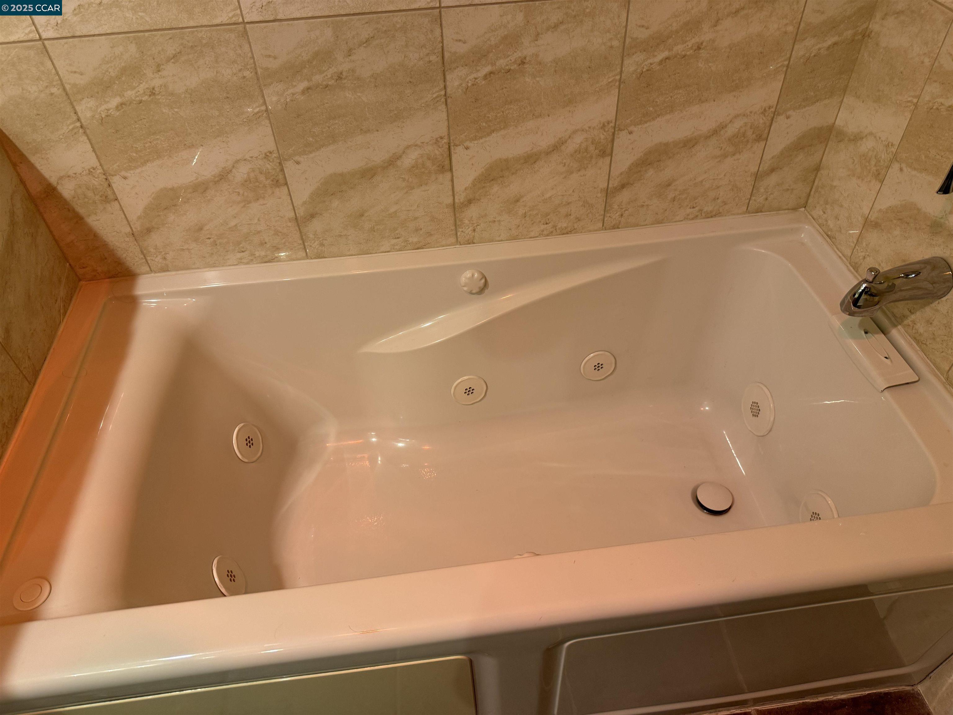Detail Gallery Image 20 of 21 For 5459-B Louisiana Dr, Concord,  CA 94521 - 1 Beds | 1 Baths