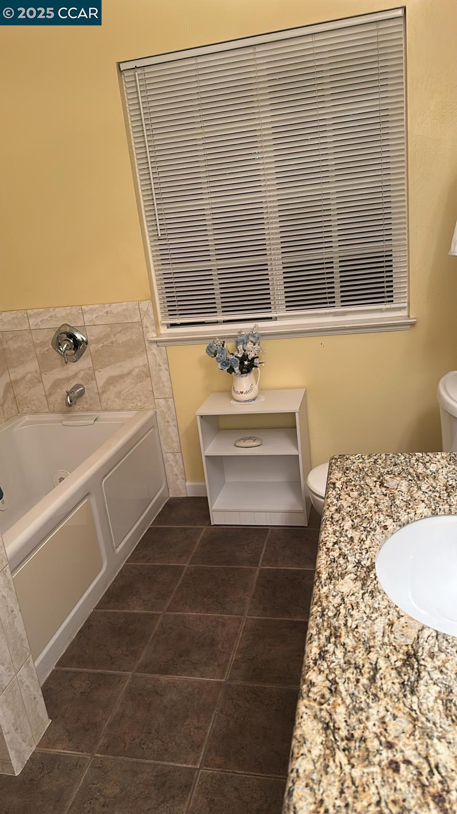 Detail Gallery Image 4 of 21 For 5459-B Louisiana Dr, Concord,  CA 94521 - 1 Beds | 1 Baths