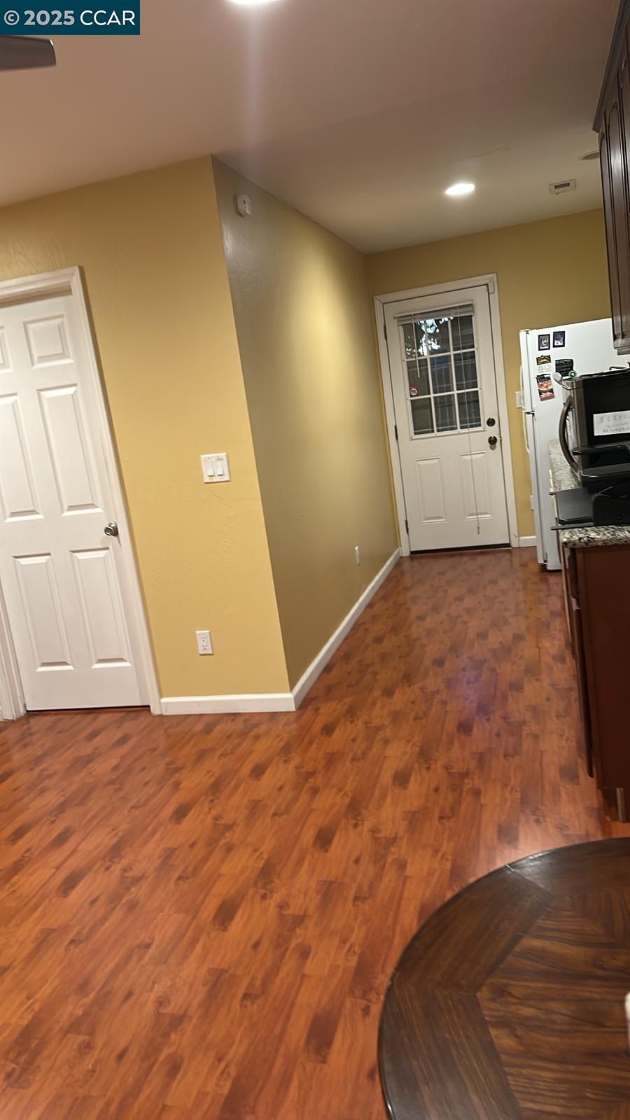 Detail Gallery Image 5 of 21 For 5459-B Louisiana Dr, Concord,  CA 94521 - 1 Beds | 1 Baths