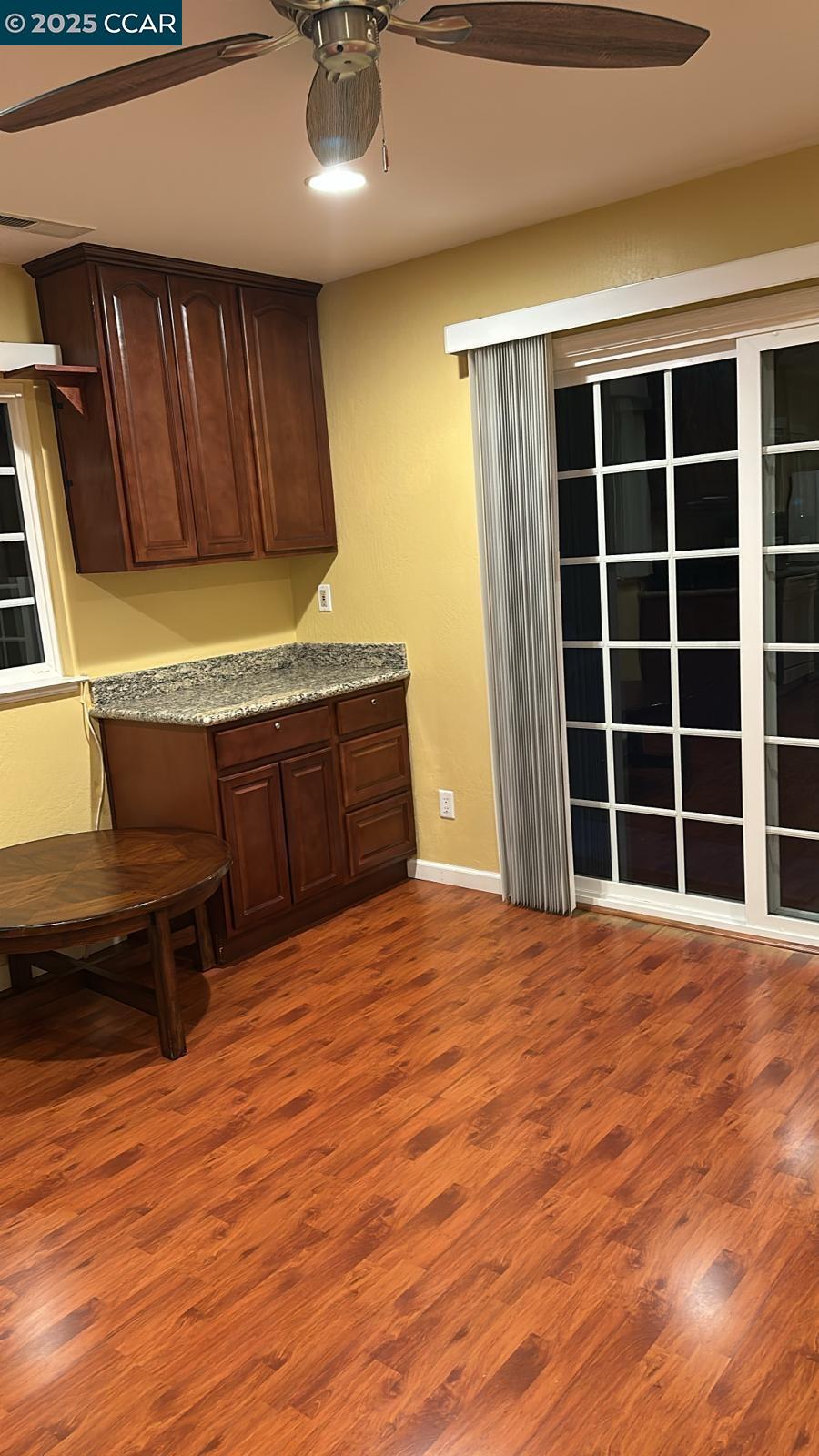 Detail Gallery Image 7 of 21 For 5459-B Louisiana Dr, Concord,  CA 94521 - 1 Beds | 1 Baths