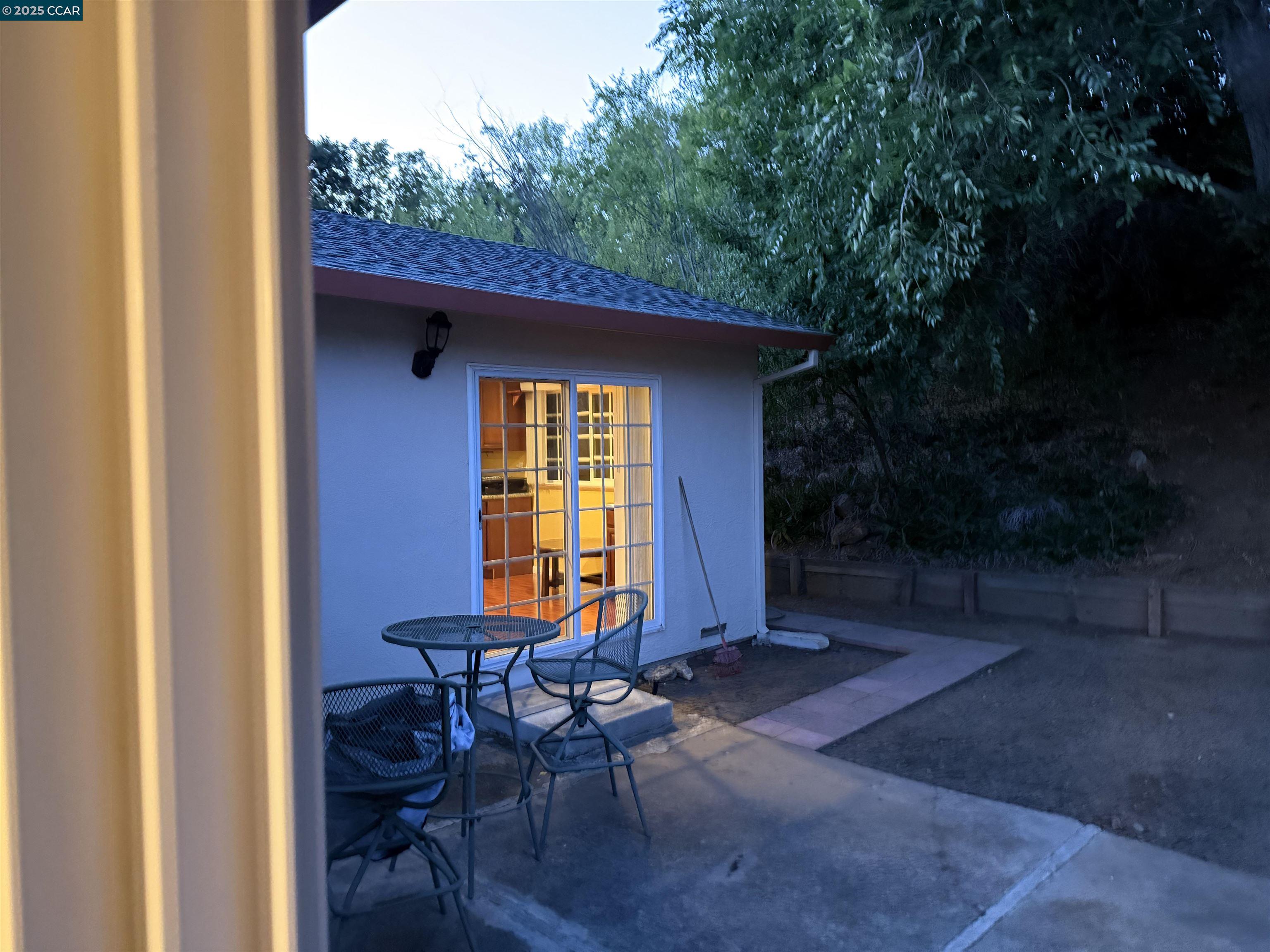 Detail Gallery Image 8 of 21 For 5459-B Louisiana Dr, Concord,  CA 94521 - 1 Beds | 1 Baths