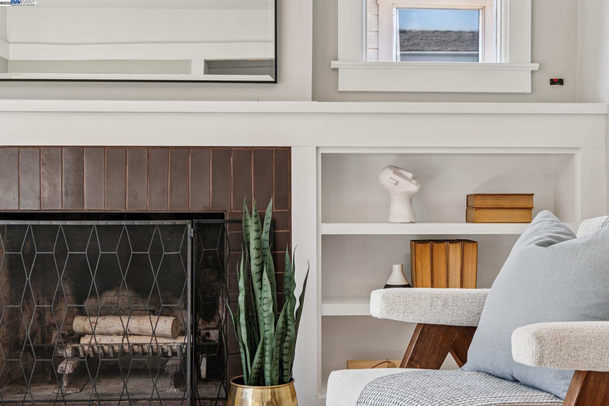 Detail Gallery Image 10 of 58 For 2138 Byron, Berkeley,  CA 94702 - 3 Beds | 1 Baths