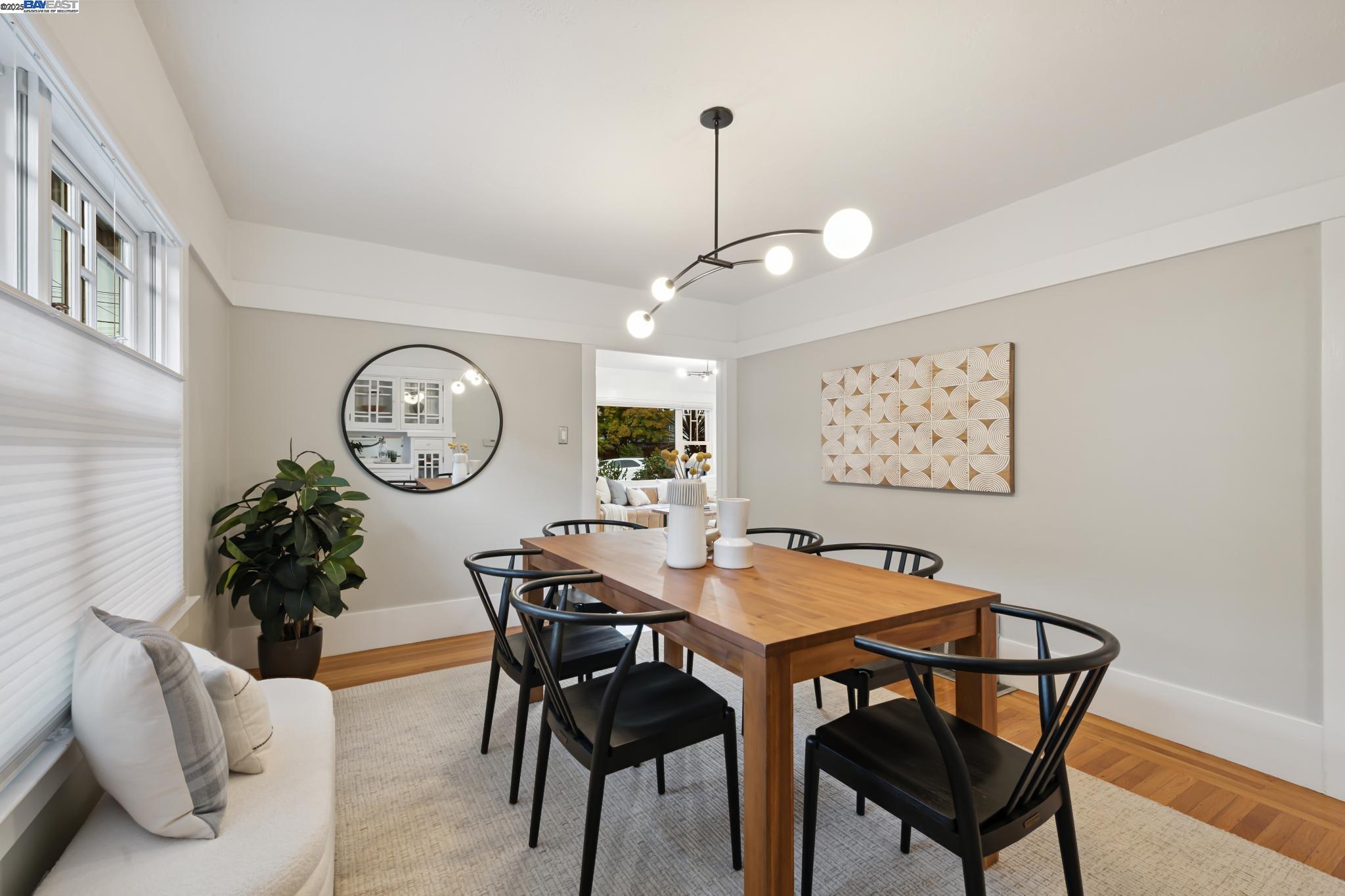 Detail Gallery Image 13 of 58 For 2138 Byron, Berkeley,  CA 94702 - 3 Beds | 1 Baths