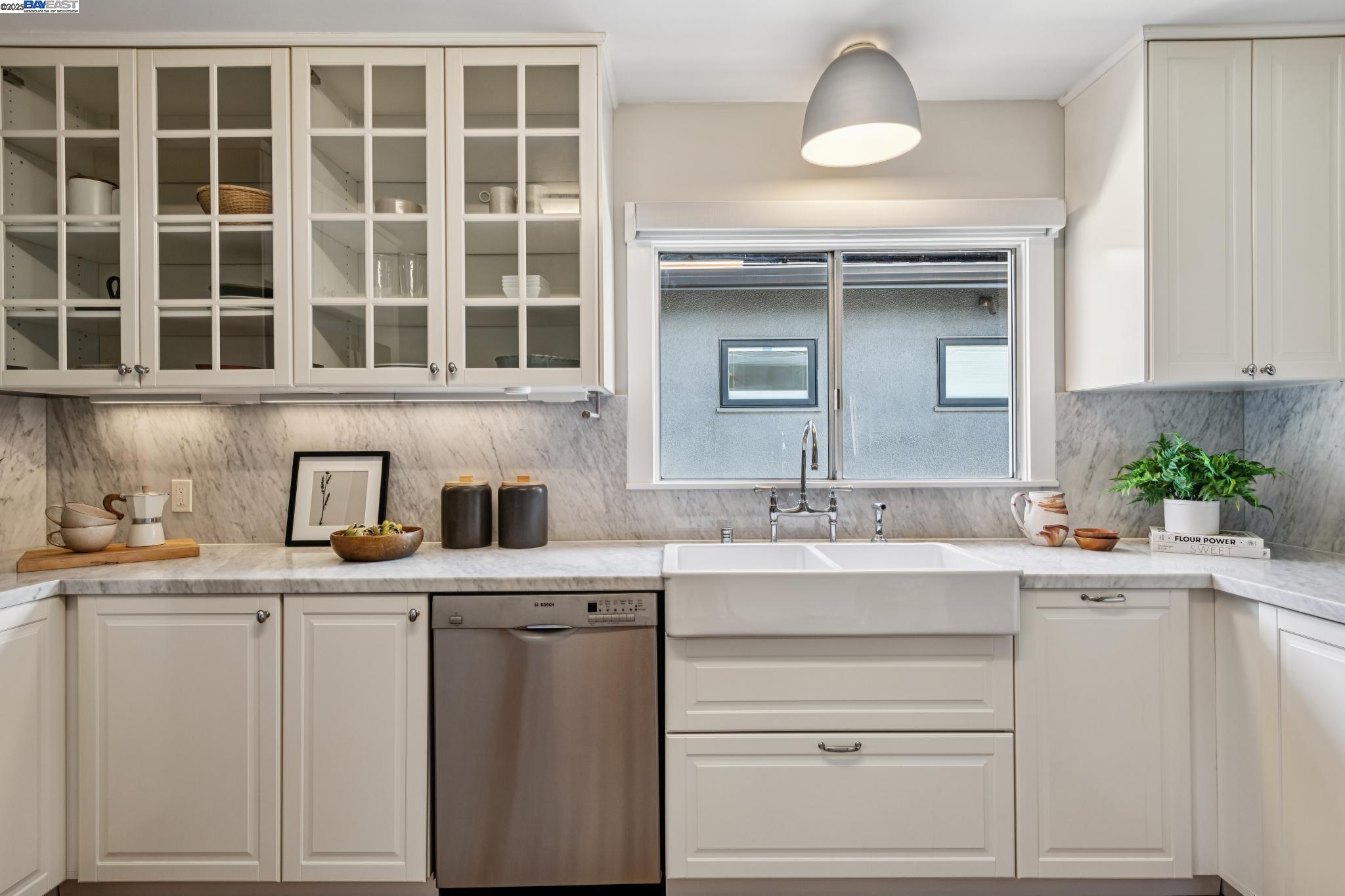 Detail Gallery Image 17 of 58 For 2138 Byron, Berkeley,  CA 94702 - 3 Beds | 1 Baths
