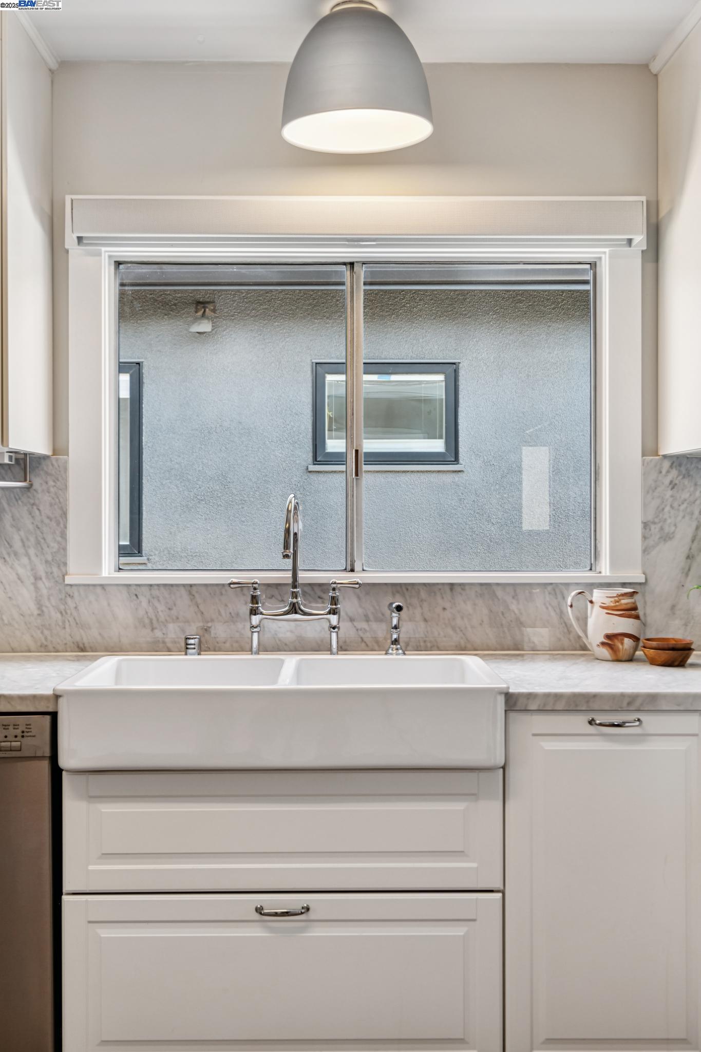 Detail Gallery Image 18 of 58 For 2138 Byron, Berkeley,  CA 94702 - 3 Beds | 1 Baths
