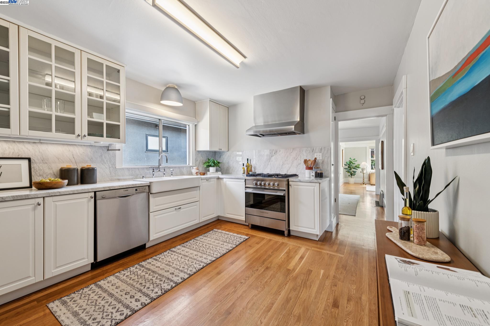 Detail Gallery Image 19 of 58 For 2138 Byron, Berkeley,  CA 94702 - 3 Beds | 1 Baths