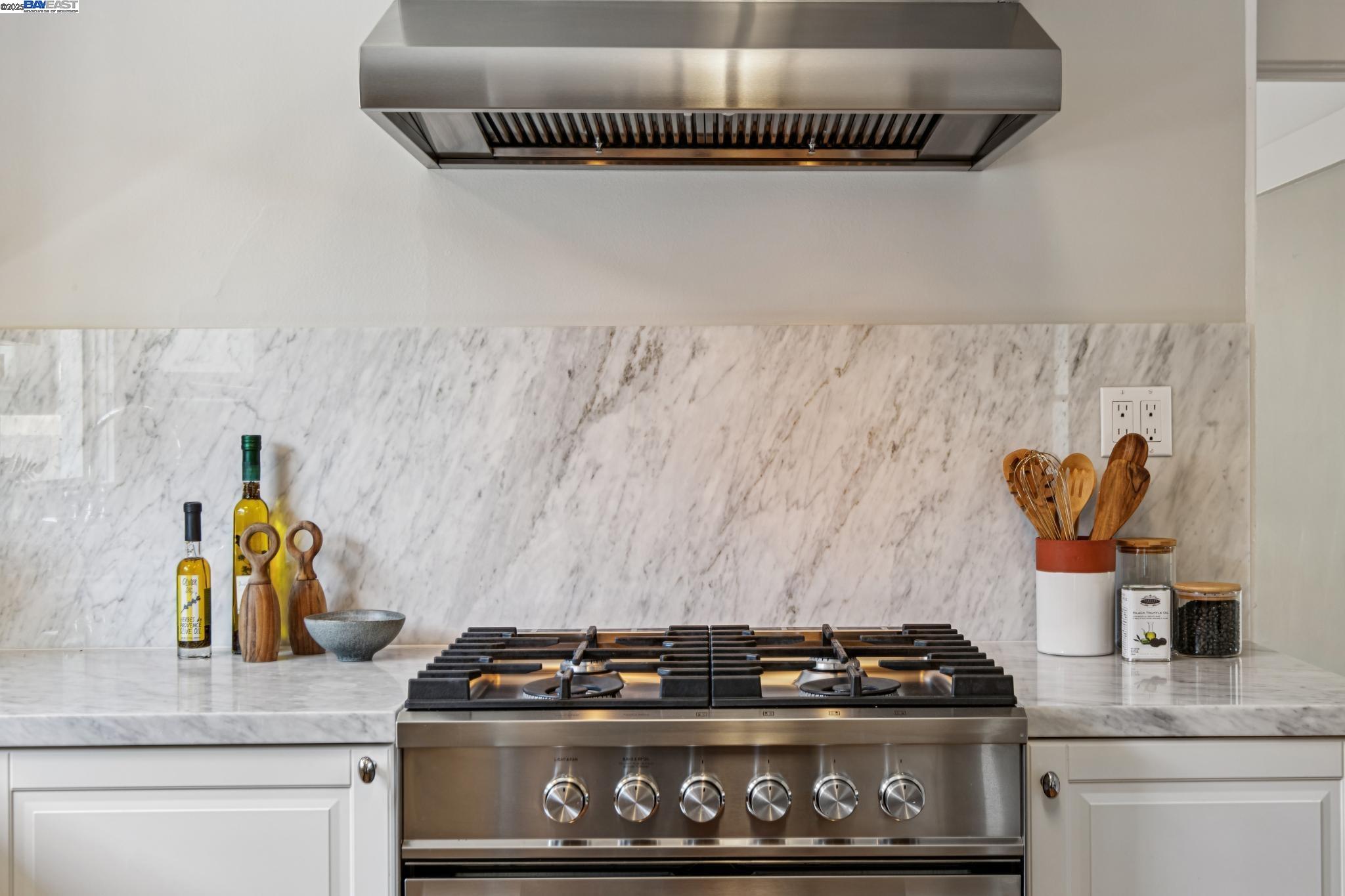 Detail Gallery Image 20 of 58 For 2138 Byron, Berkeley,  CA 94702 - 3 Beds | 1 Baths