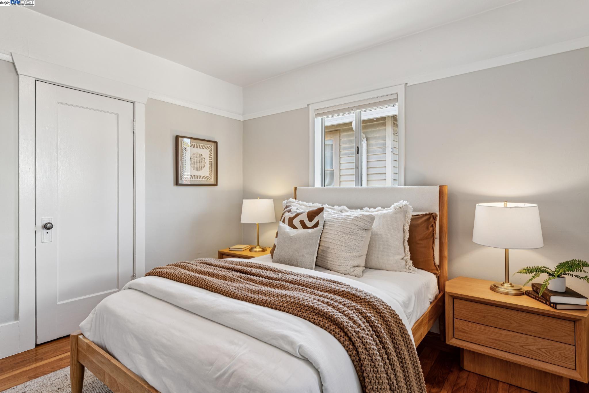 Detail Gallery Image 22 of 58 For 2138 Byron, Berkeley,  CA 94702 - 3 Beds | 1 Baths