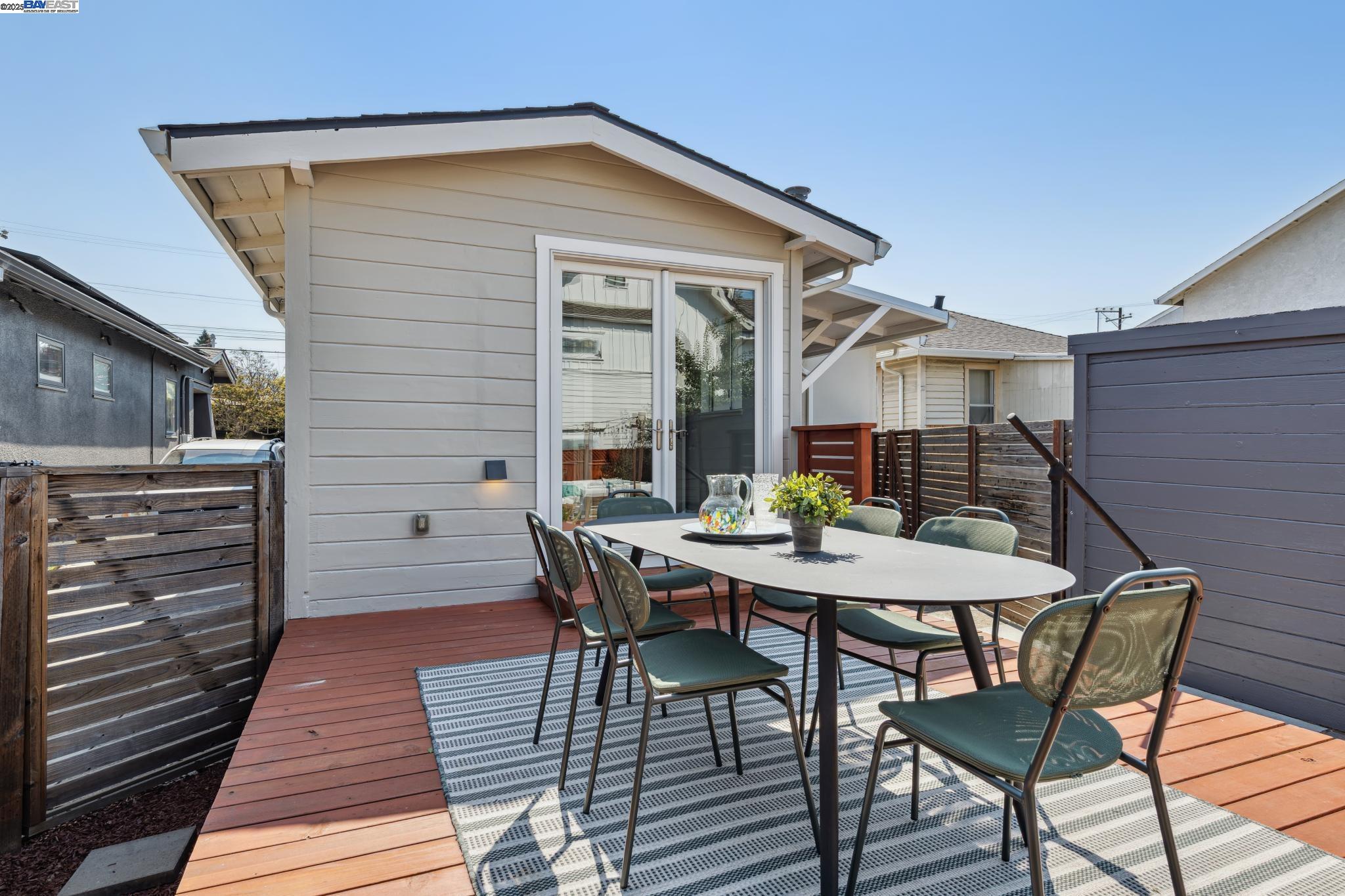 Detail Gallery Image 33 of 58 For 2138 Byron, Berkeley,  CA 94702 - 3 Beds | 1 Baths