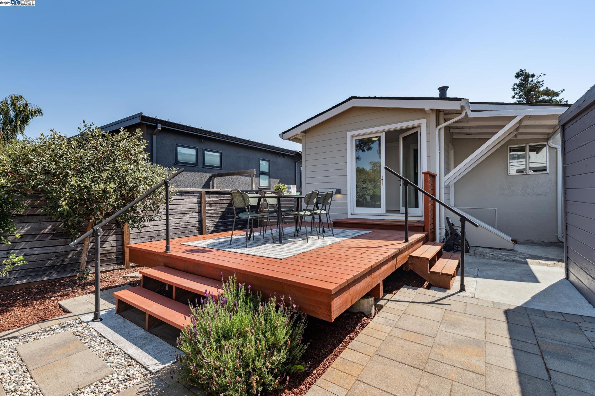 Detail Gallery Image 34 of 58 For 2138 Byron, Berkeley,  CA 94702 - 3 Beds | 1 Baths