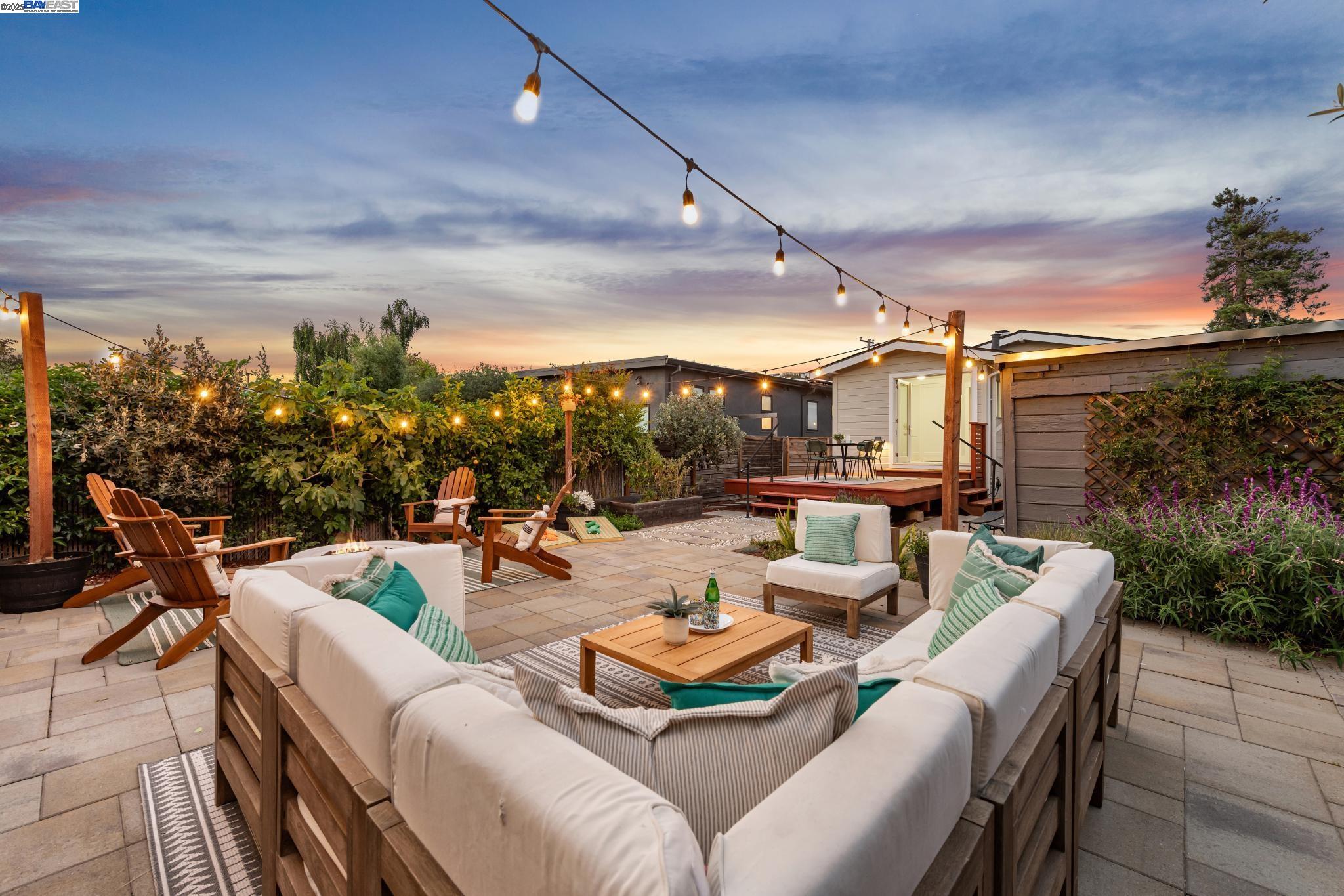 Detail Gallery Image 41 of 58 For 2138 Byron, Berkeley,  CA 94702 - 3 Beds | 1 Baths