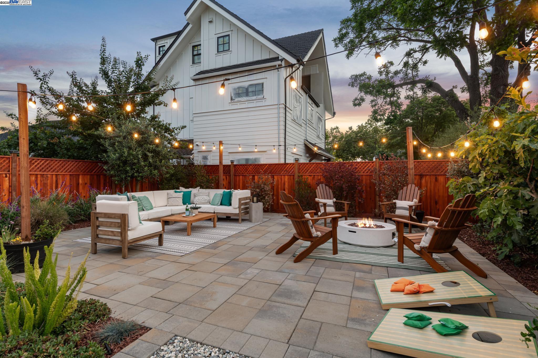 Detail Gallery Image 44 of 58 For 2138 Byron, Berkeley,  CA 94702 - 3 Beds | 1 Baths