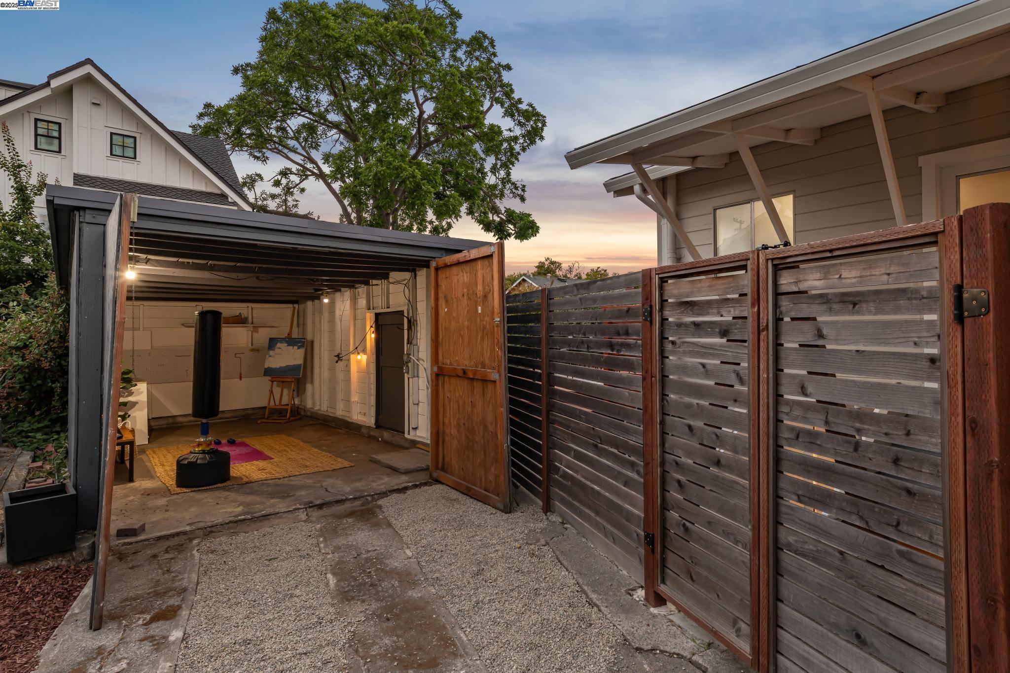 Detail Gallery Image 54 of 58 For 2138 Byron, Berkeley,  CA 94702 - 3 Beds | 1 Baths