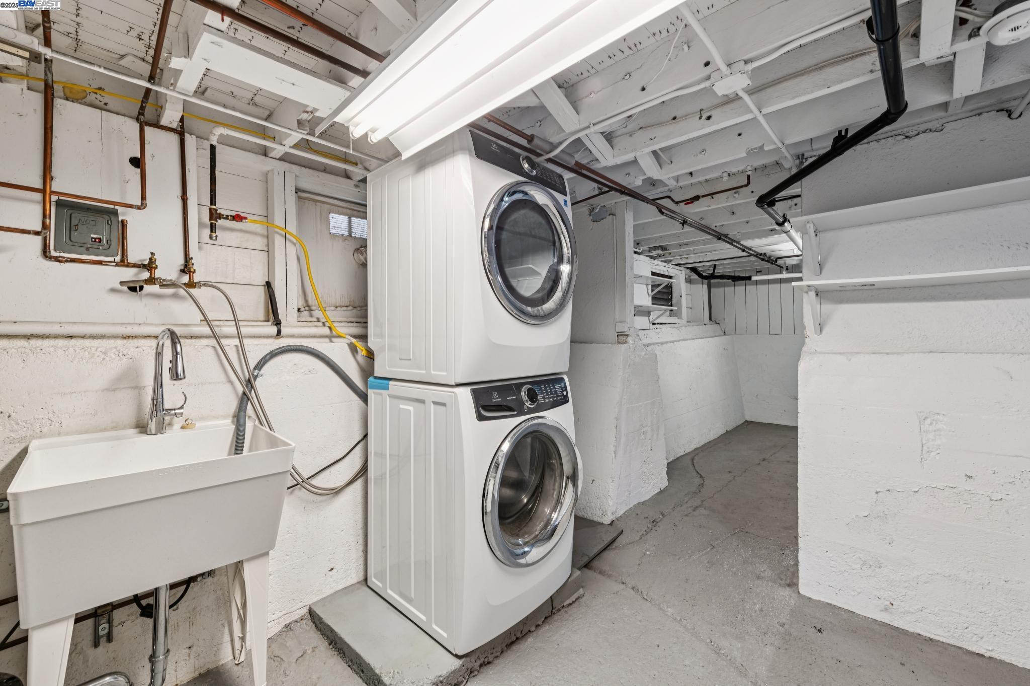 Detail Gallery Image 55 of 58 For 2138 Byron, Berkeley,  CA 94702 - 3 Beds | 1 Baths