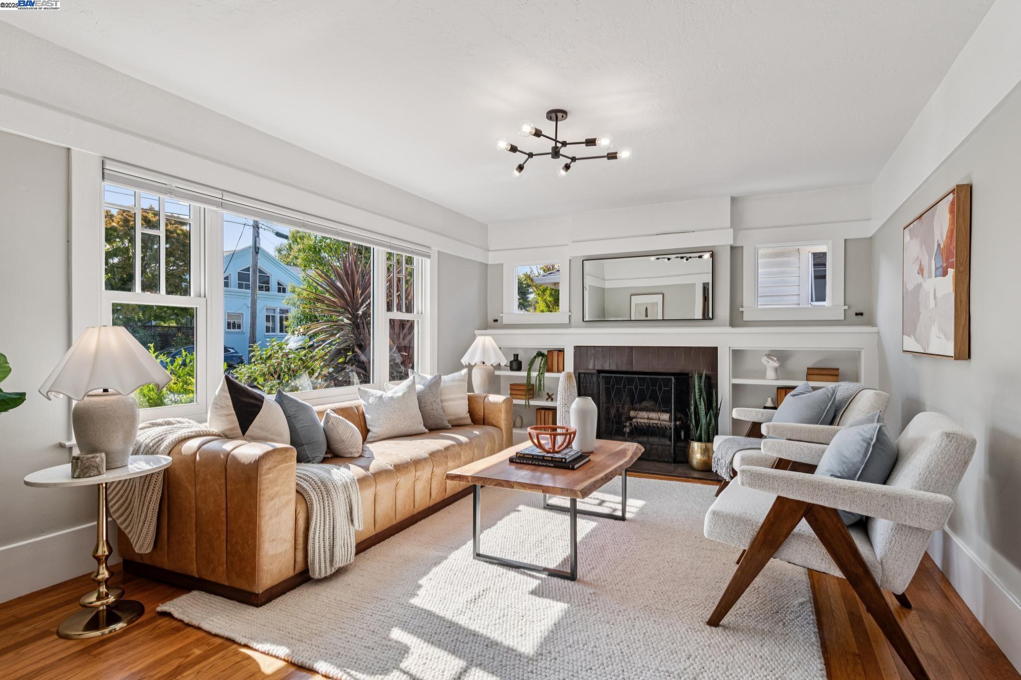 Detail Gallery Image 7 of 58 For 2138 Byron, Berkeley,  CA 94702 - 3 Beds | 1 Baths