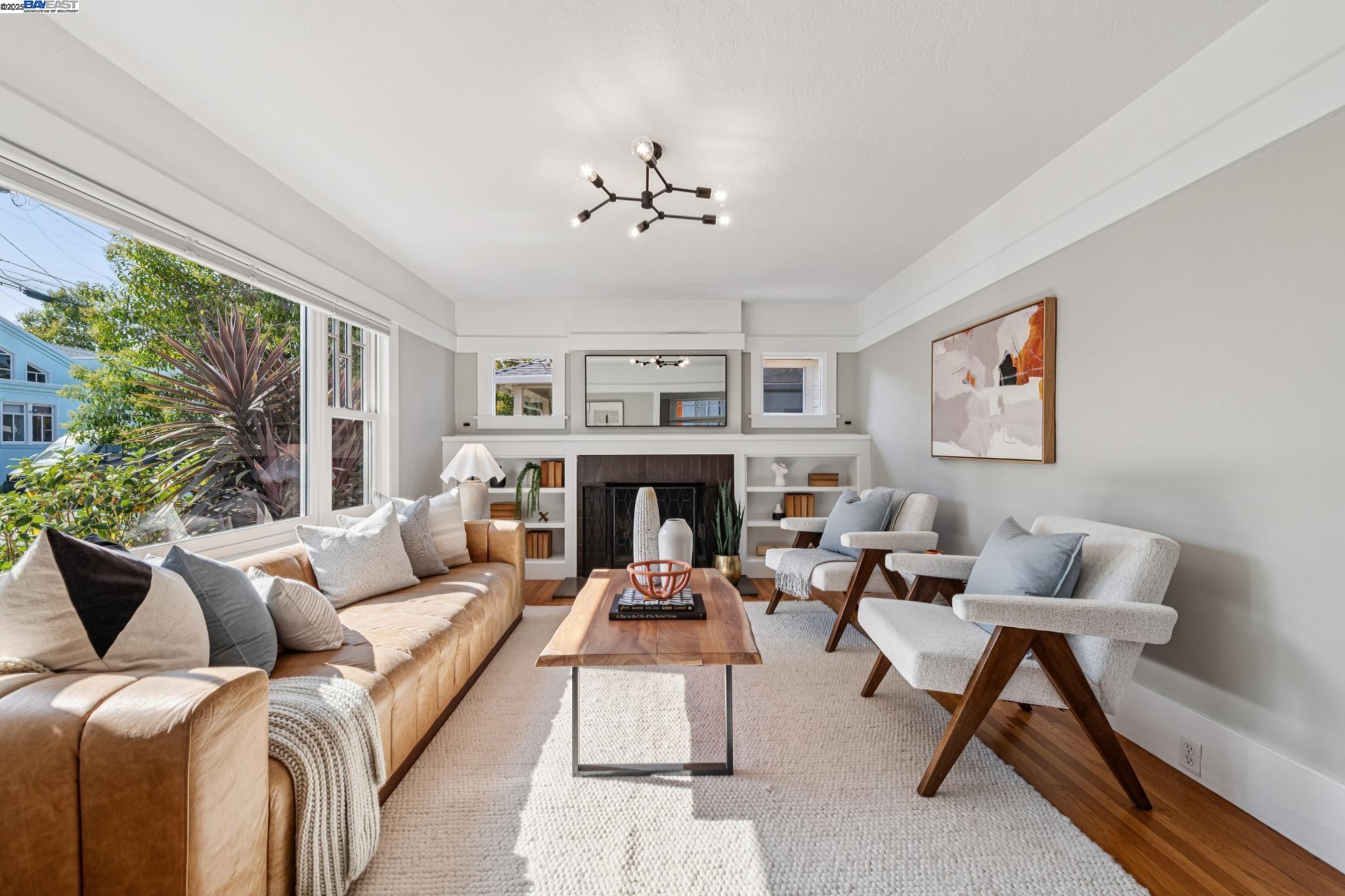 Detail Gallery Image 8 of 58 For 2138 Byron, Berkeley,  CA 94702 - 3 Beds | 1 Baths