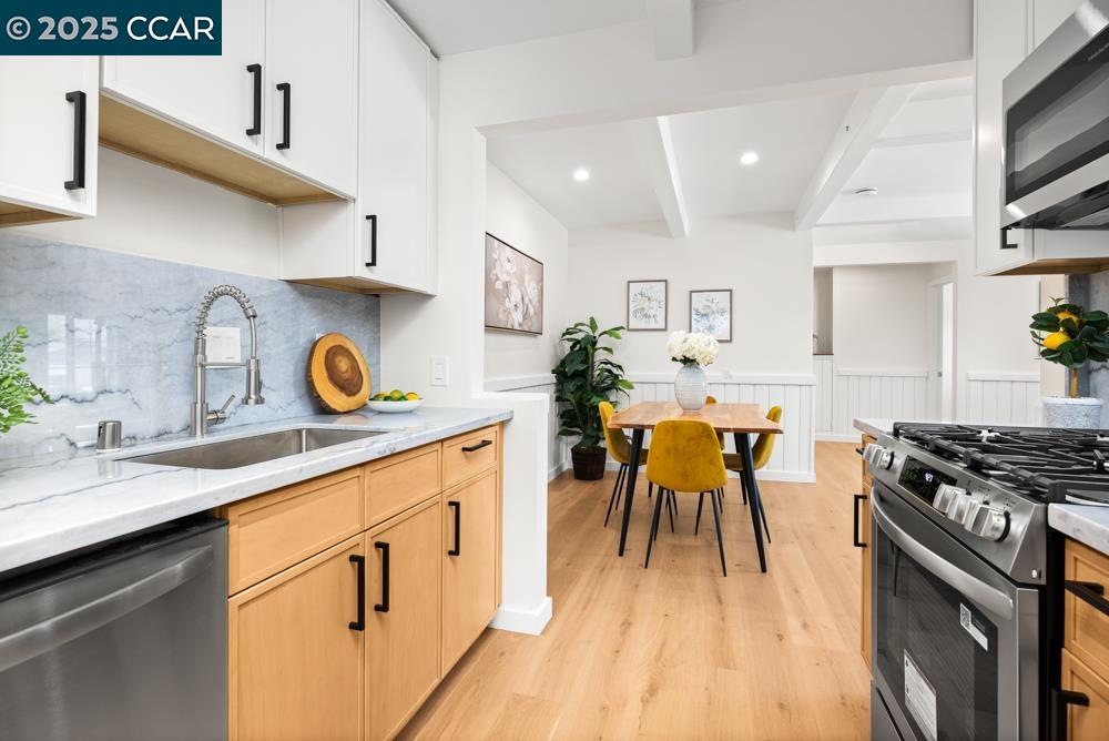 Detail Gallery Image 1 of 17 For 2087 Brook St, Concord,  CA 94520 - 4 Beds | 2 Baths