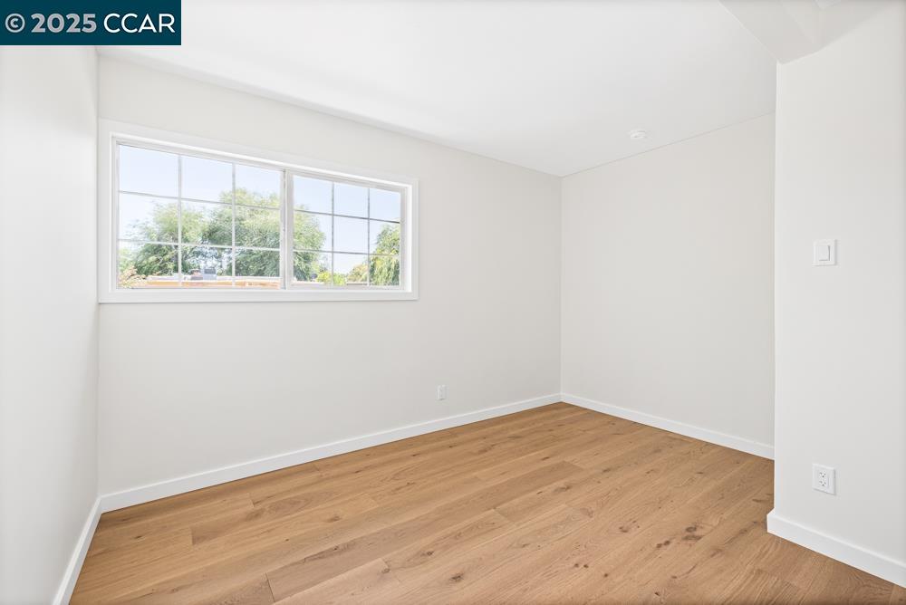 Detail Gallery Image 11 of 17 For 2087 Brook St, Concord,  CA 94520 - 4 Beds | 2 Baths