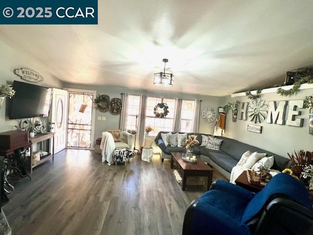 Detail Gallery Image 6 of 21 For 5098 Cantle Road, Copperopolis,  CA 95228 - 3 Beds | 2 Baths