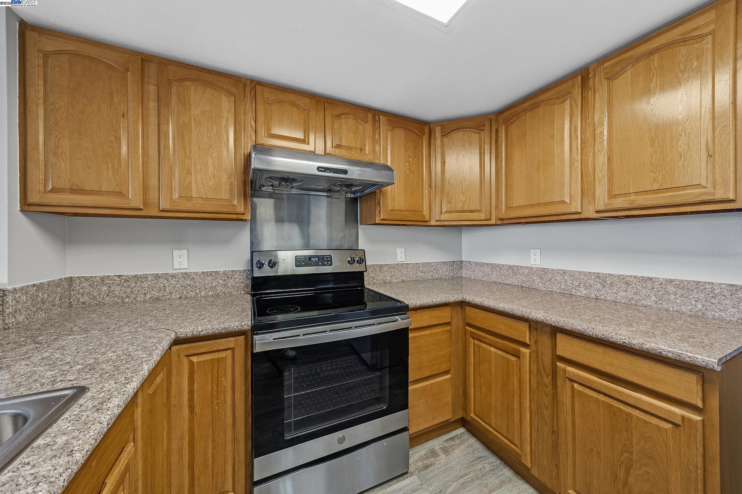 Photo #6: 41104026 Listing 