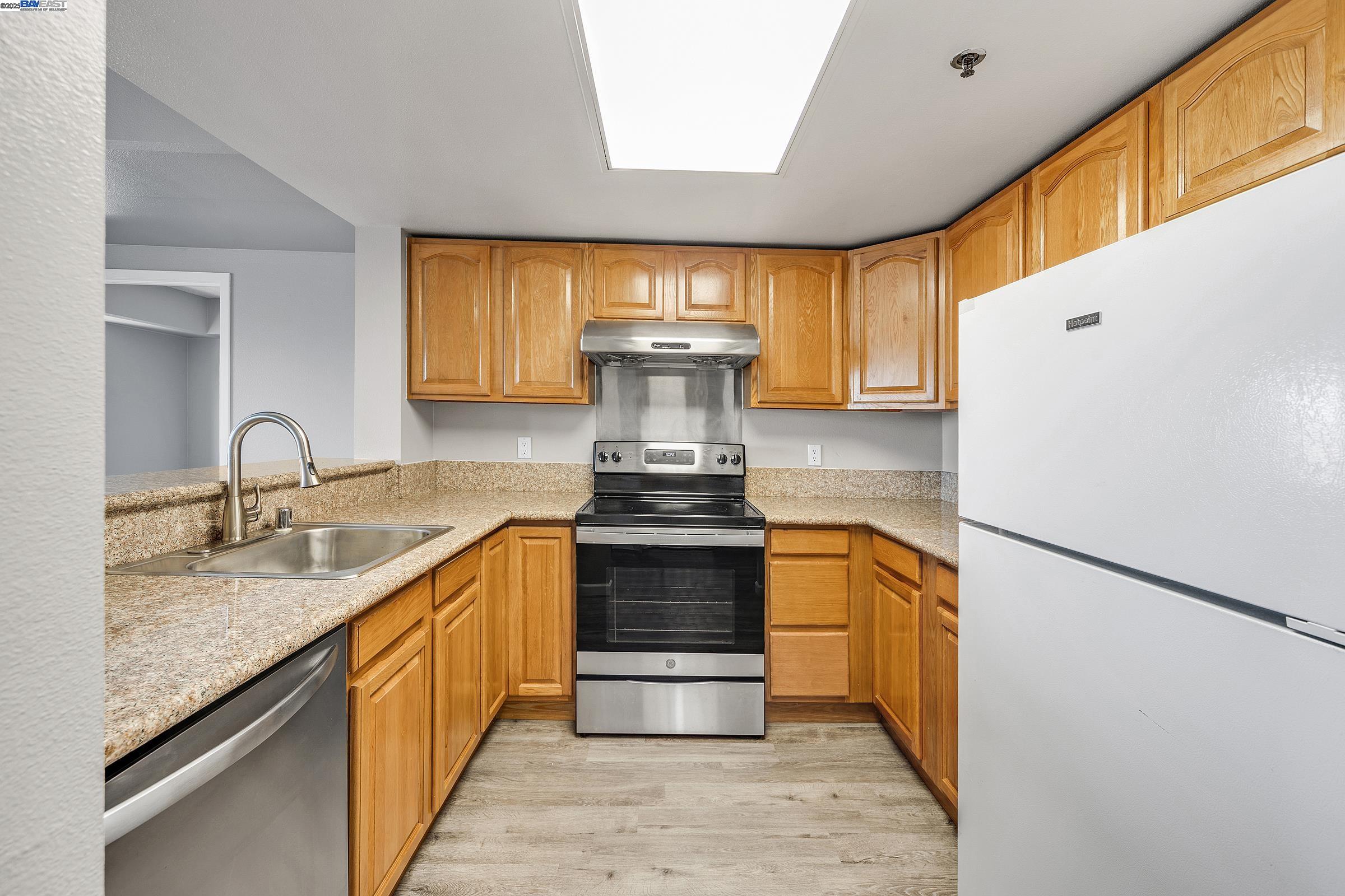 Photo #8: 41104026 Listing: Photo #8