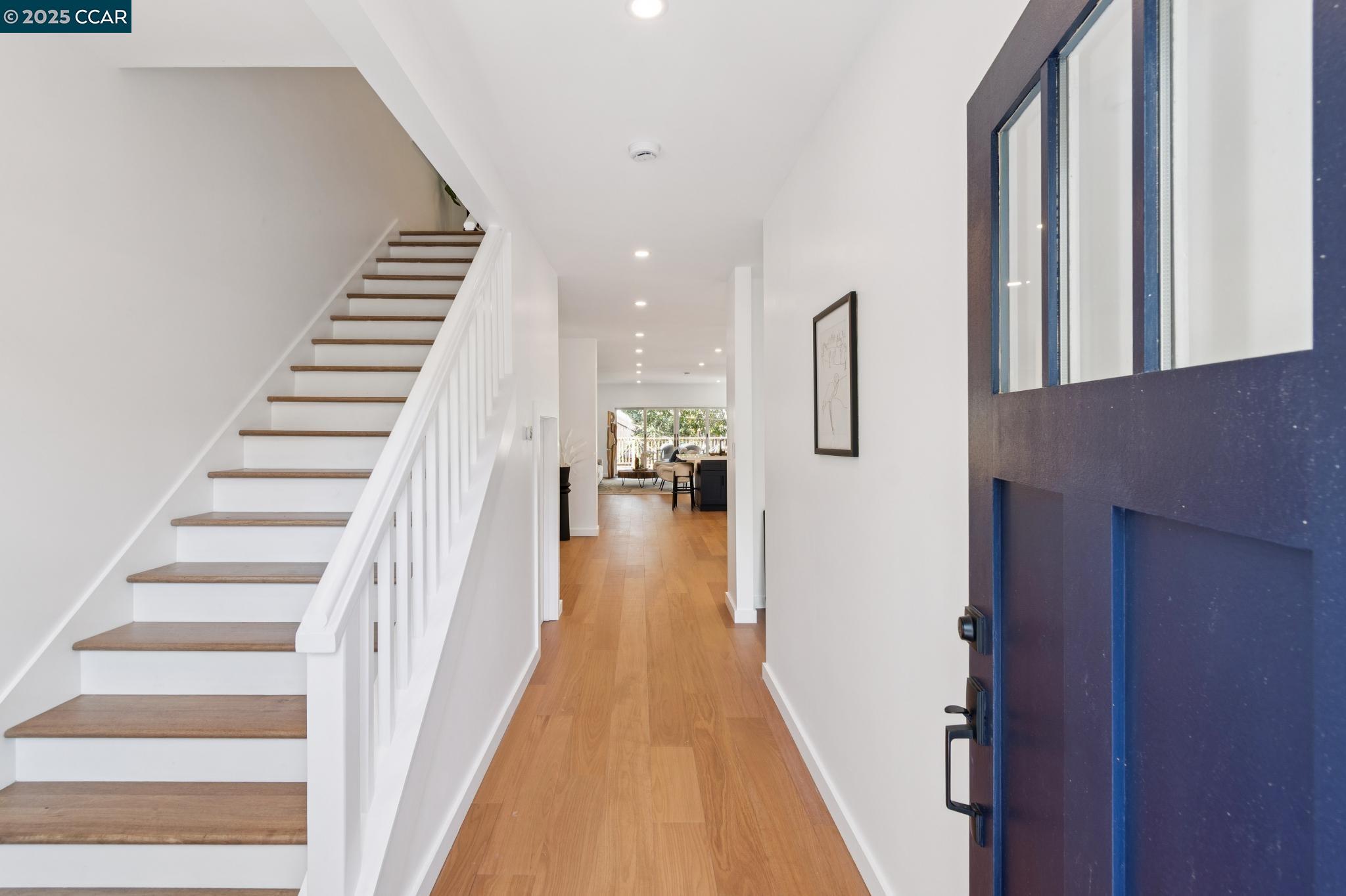 Detail Gallery Image 3 of 53 For 4250 Terrace St, Oakland,  CA 94611 - 4 Beds | 3 Baths