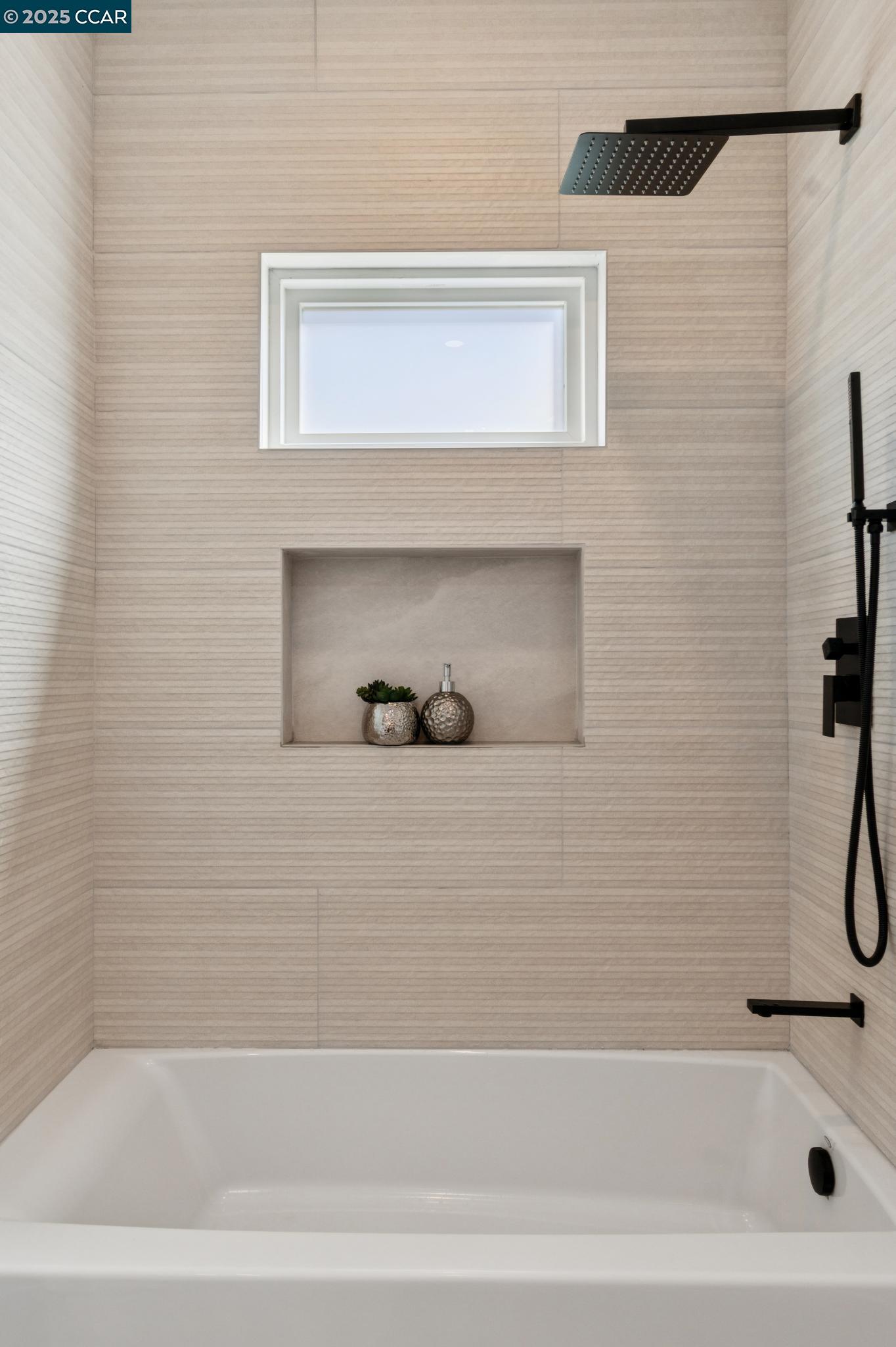 Detail Gallery Image 21 of 53 For 4250 Terrace St, Oakland,  CA 94611 - 4 Beds | 3 Baths