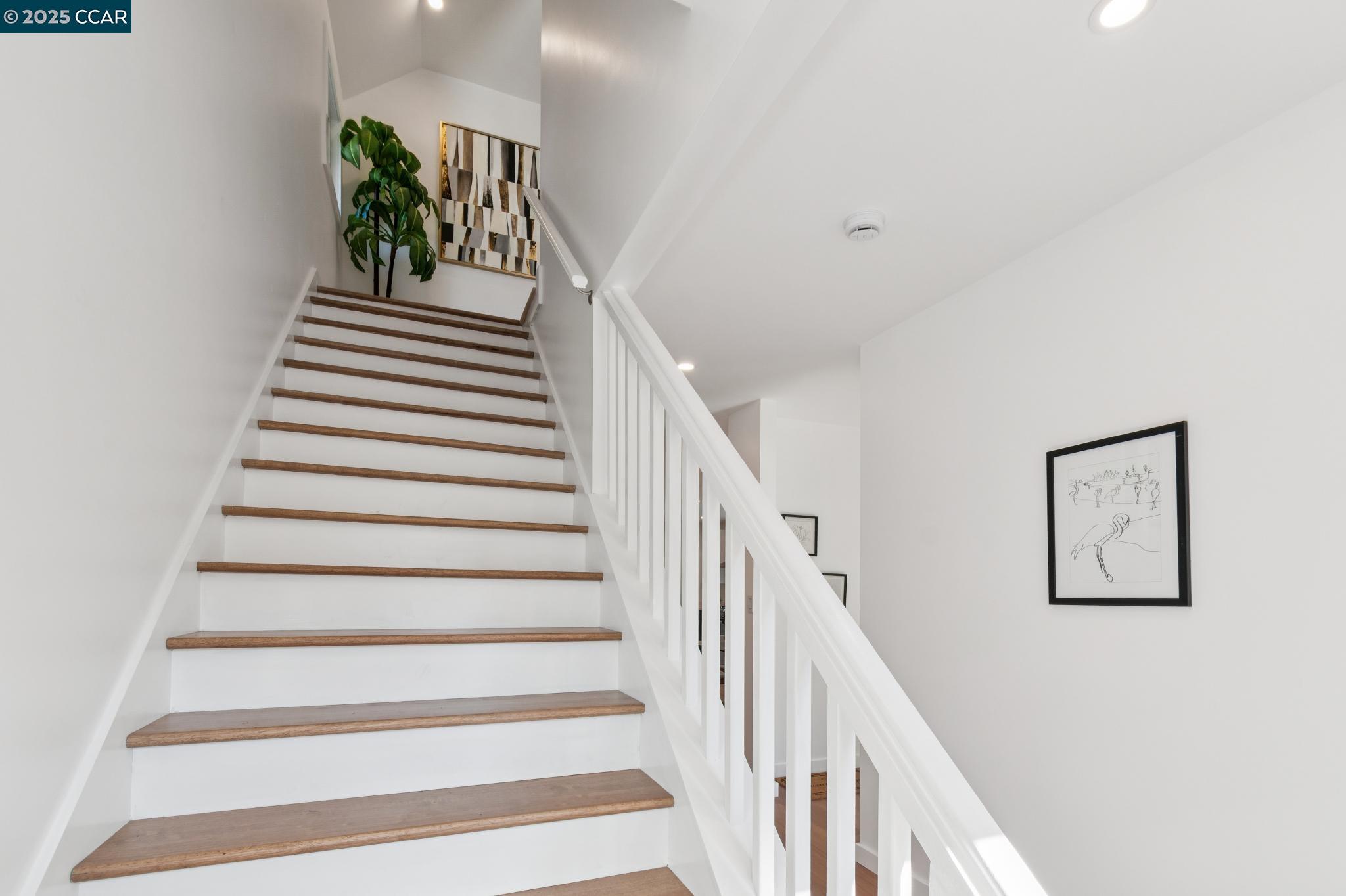 Detail Gallery Image 25 of 53 For 4250 Terrace St, Oakland,  CA 94611 - 4 Beds | 3 Baths