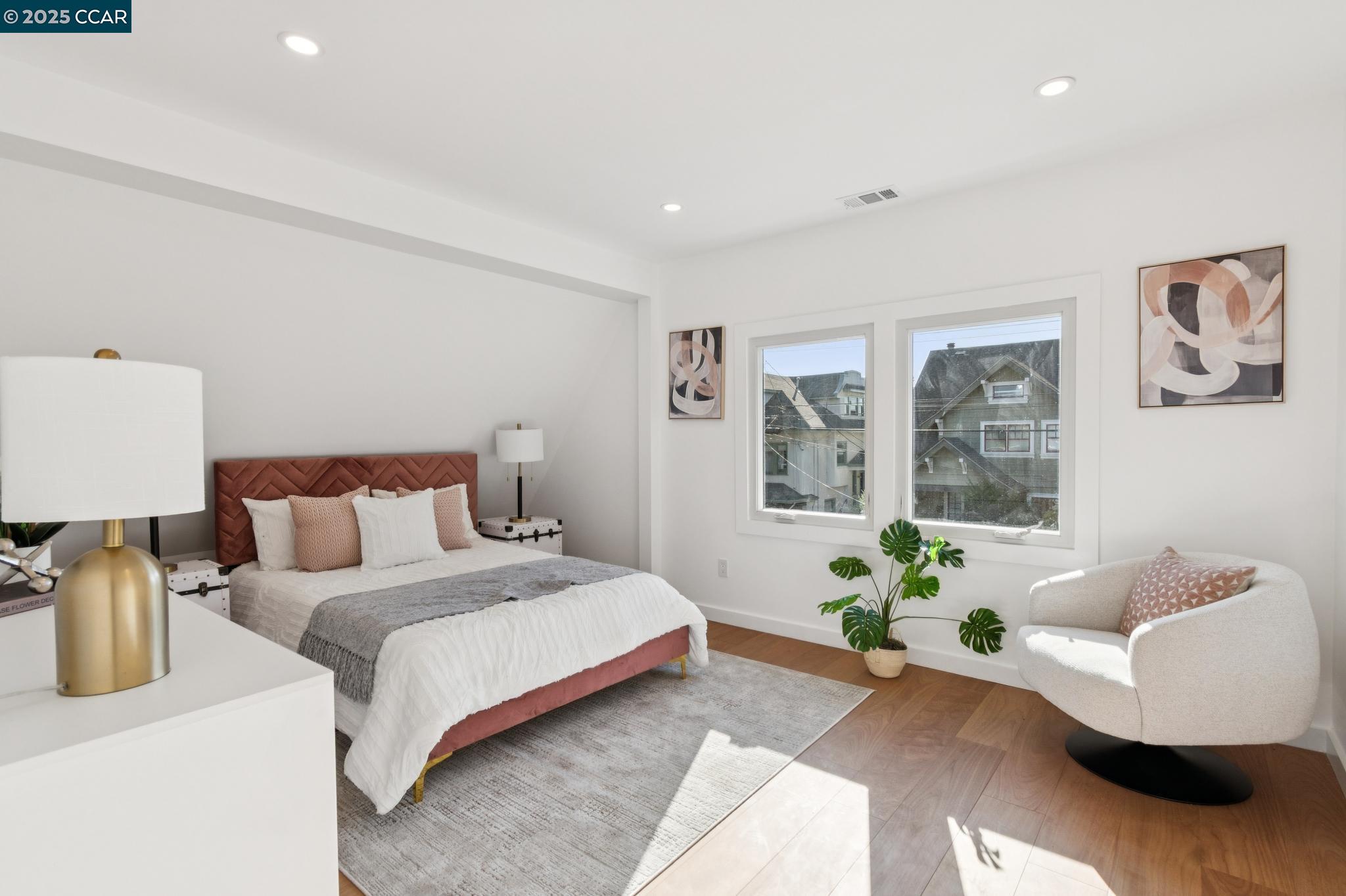 Detail Gallery Image 27 of 53 For 4250 Terrace St, Oakland,  CA 94611 - 4 Beds | 3 Baths
