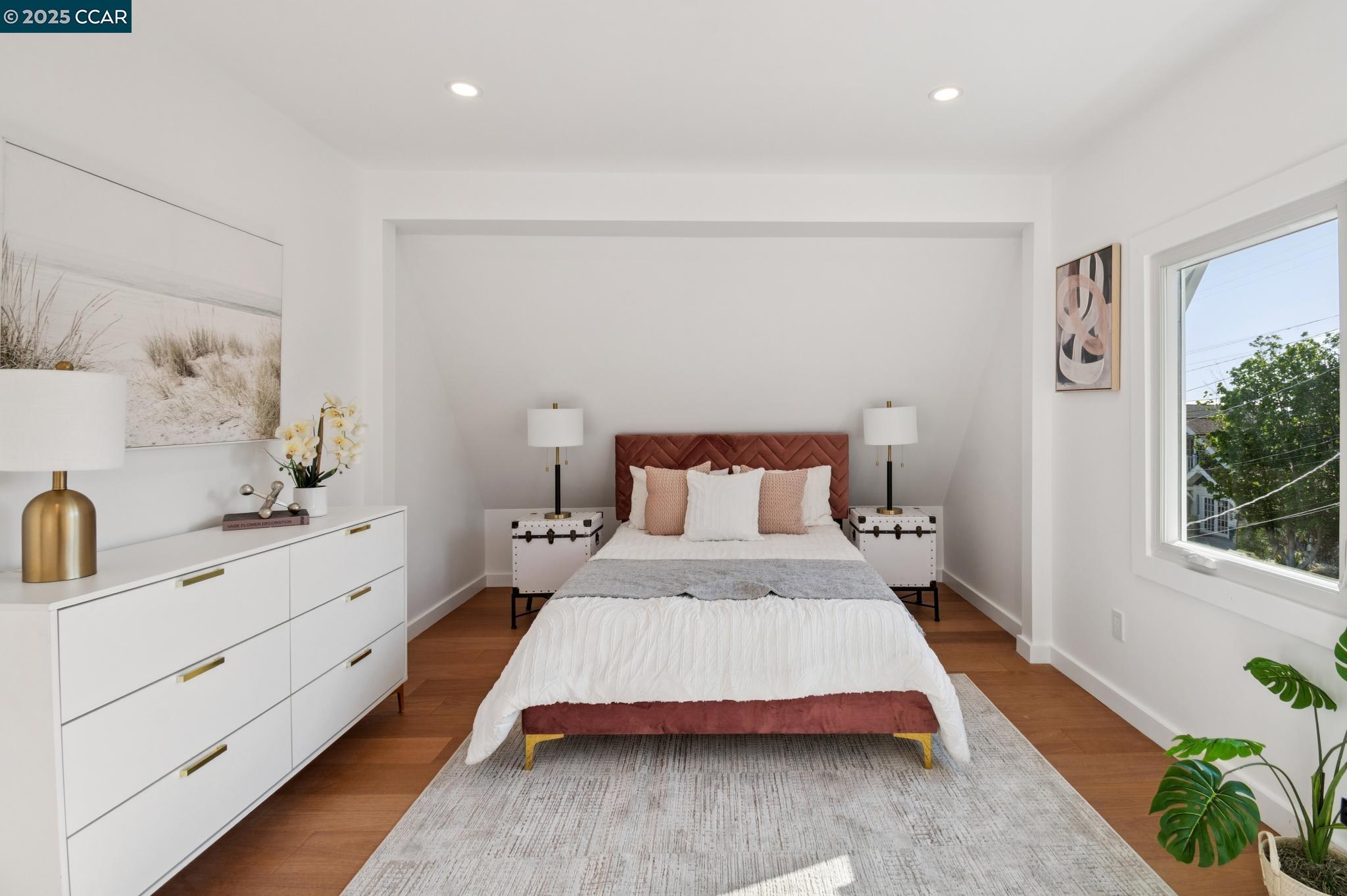 Detail Gallery Image 28 of 53 For 4250 Terrace St, Oakland,  CA 94611 - 4 Beds | 3 Baths