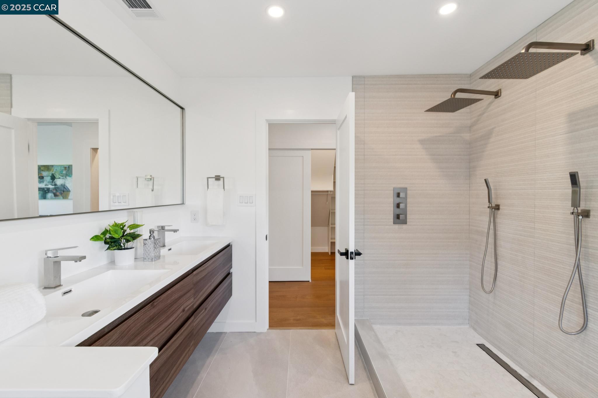 Detail Gallery Image 40 of 53 For 4250 Terrace St, Oakland,  CA 94611 - 4 Beds | 3 Baths