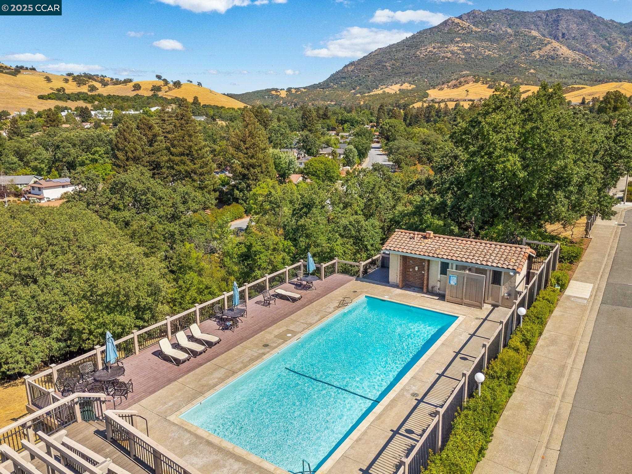 Detail Gallery Image 20 of 21 For 14 Mt Wilson Way, Clayton,  CA 94517 - 3 Beds | 2/1 Baths