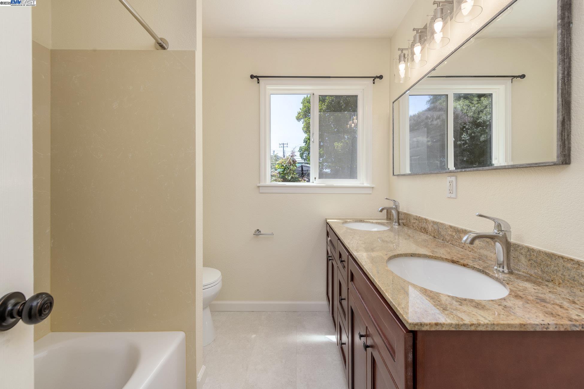 Detail Gallery Image 16 of 32 For 2430 Garvin Ave, Richmond,  CA 94804 - 3 Beds | 1/1 Baths