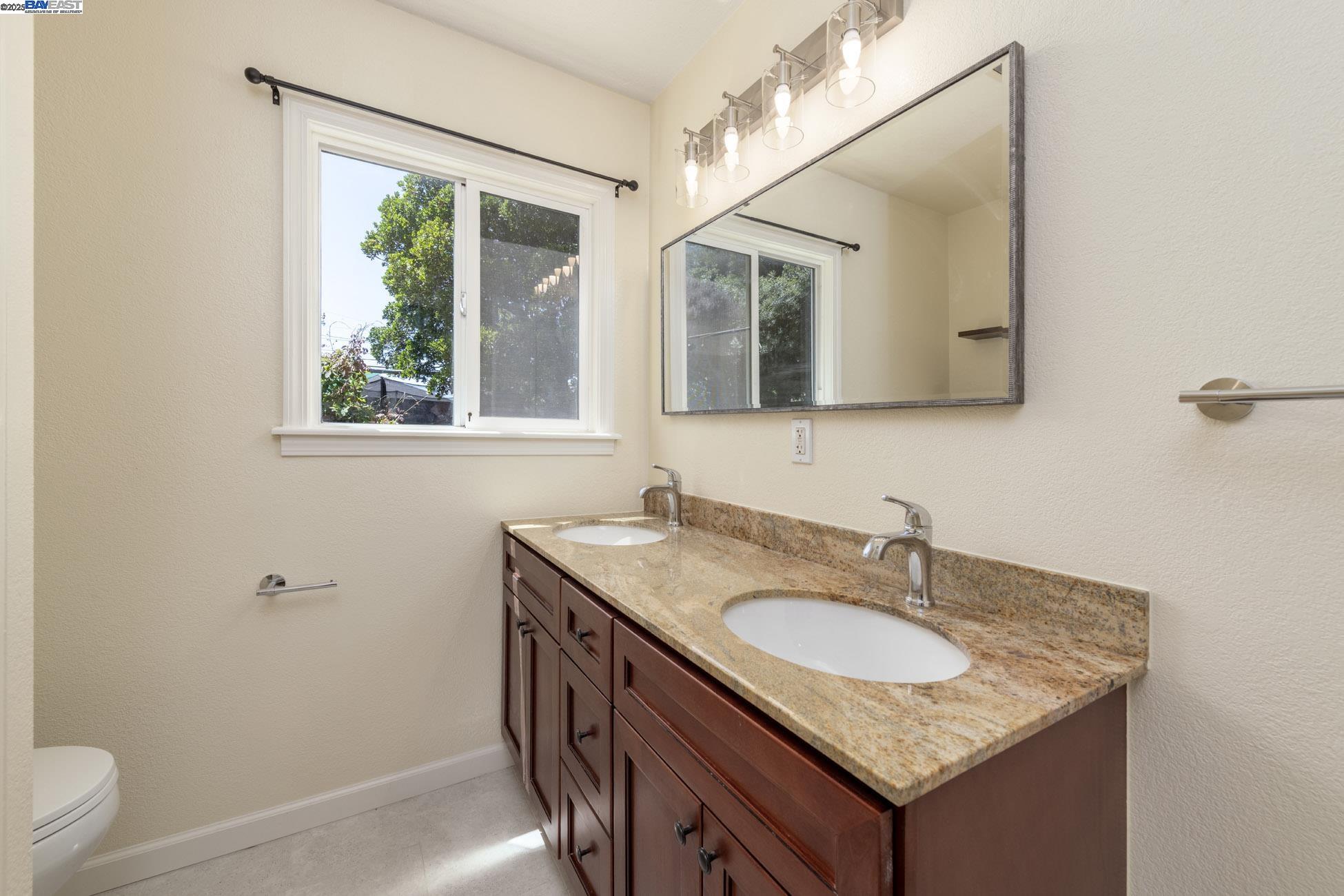 Detail Gallery Image 17 of 32 For 2430 Garvin Ave, Richmond,  CA 94804 - 3 Beds | 1/1 Baths