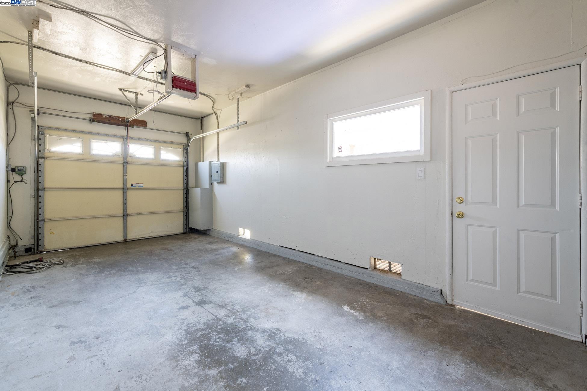 Detail Gallery Image 25 of 32 For 2430 Garvin Ave, Richmond,  CA 94804 - 3 Beds | 1/1 Baths