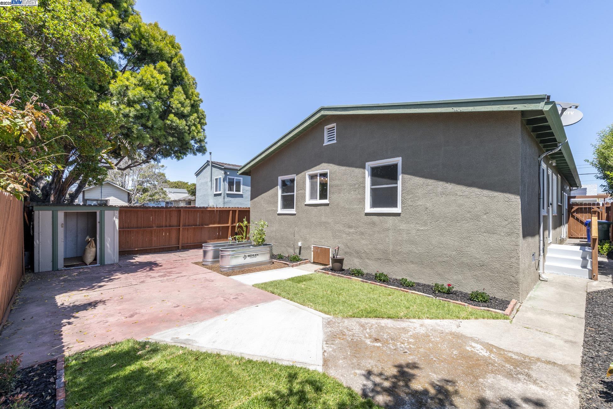 Detail Gallery Image 28 of 32 For 2430 Garvin Ave, Richmond,  CA 94804 - 3 Beds | 1/1 Baths