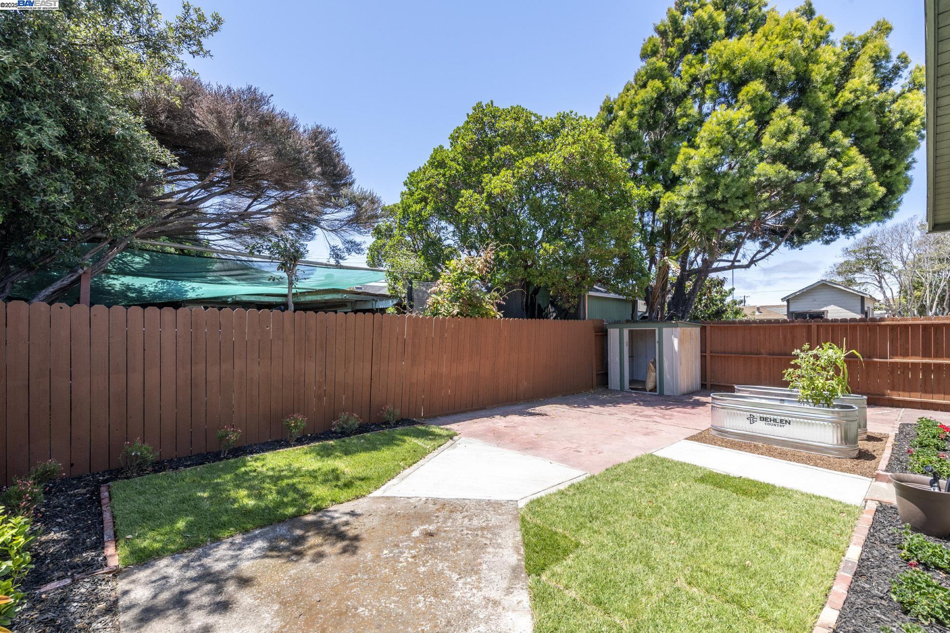 Detail Gallery Image 29 of 32 For 2430 Garvin Ave, Richmond,  CA 94804 - 3 Beds | 1/1 Baths