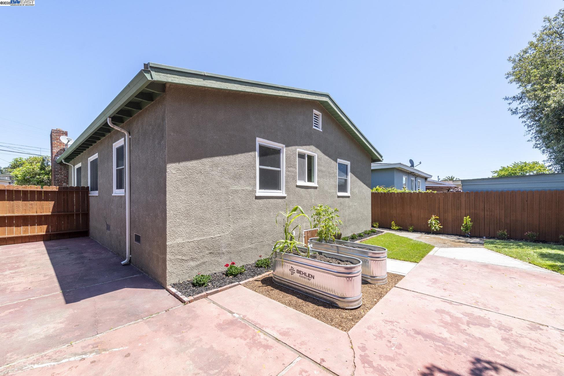 Detail Gallery Image 31 of 32 For 2430 Garvin Ave, Richmond,  CA 94804 - 3 Beds | 1/1 Baths