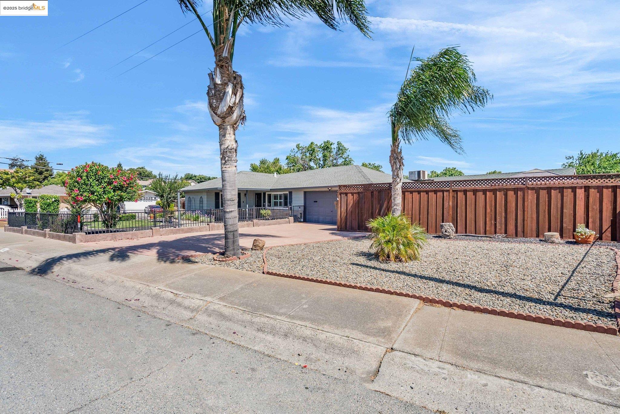 Thumbnail for 860 W. 17th St., Pittsburg, CA 94565-3715