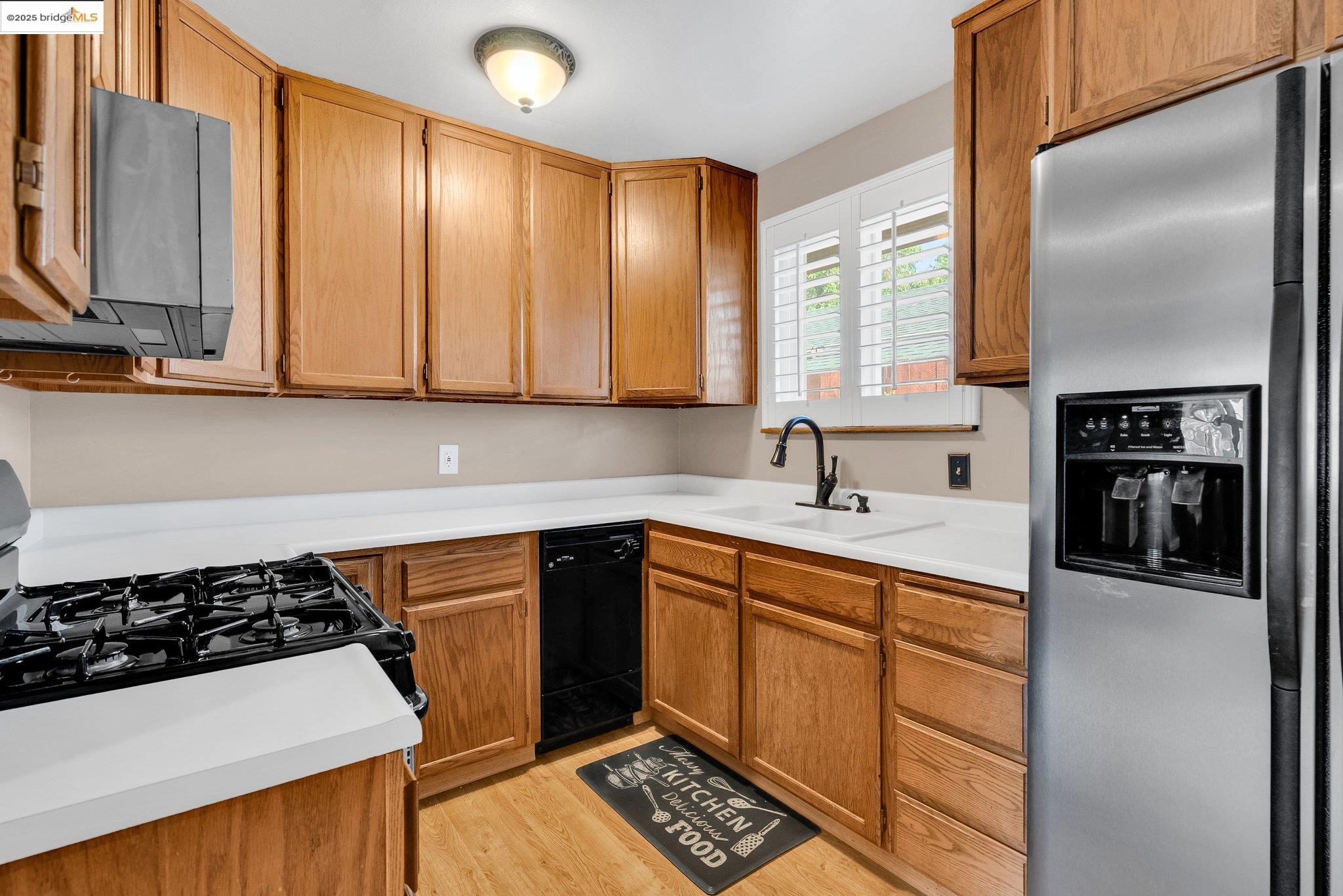 Detail Gallery Image 19 of 28 For 860 W. 17th St., Pittsburg,  CA 94565-3715 - 3 Beds | 1 Baths