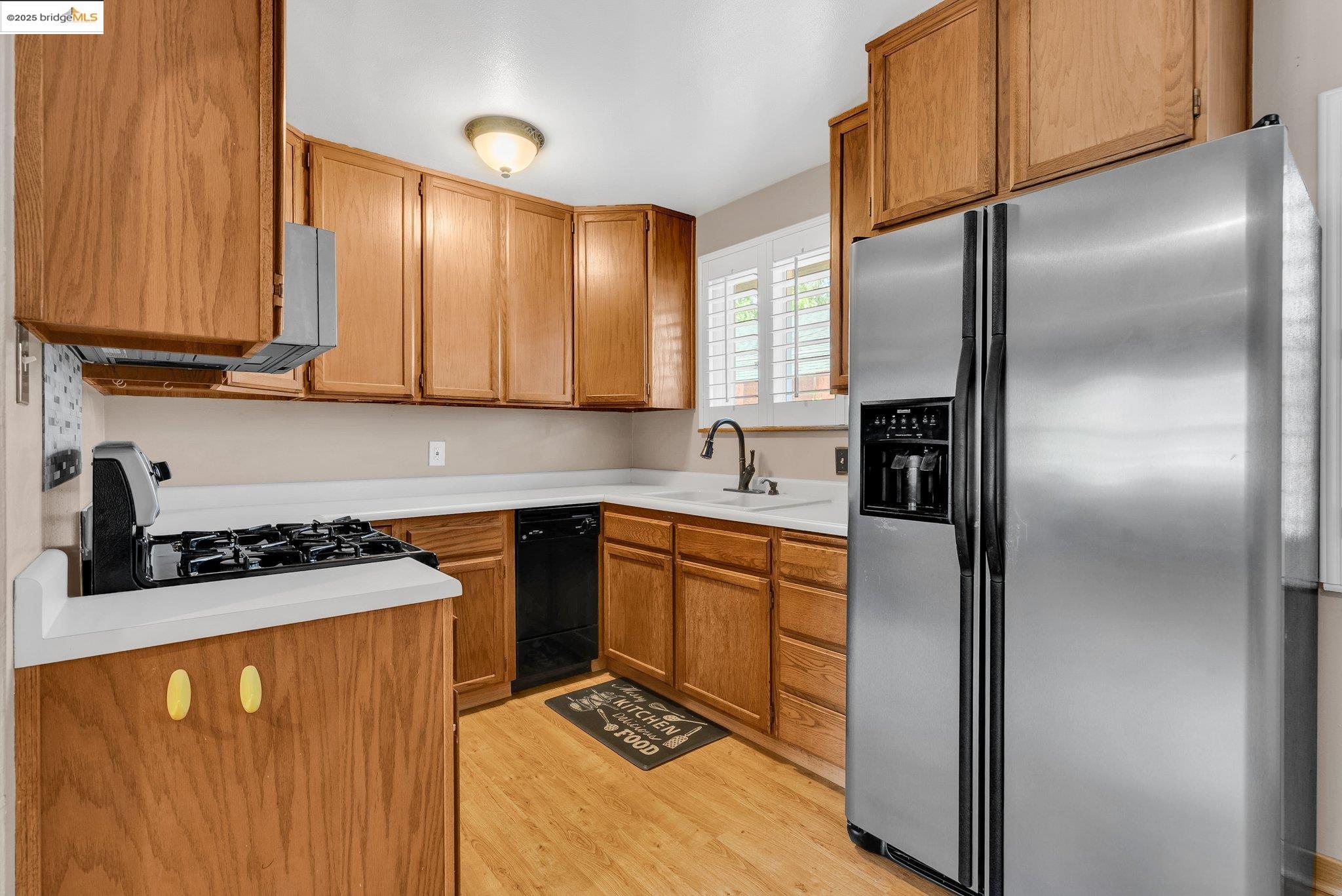 Detail Gallery Image 20 of 28 For 860 W. 17th St., Pittsburg,  CA 94565-3715 - 3 Beds | 1 Baths