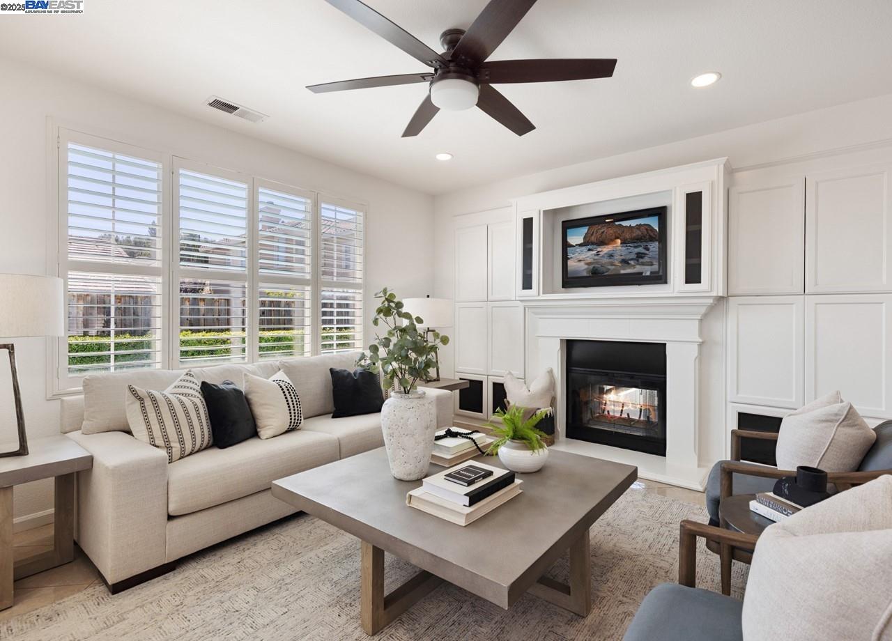 Detail Gallery Image 13 of 41 For 156 Elisha Ln, San Ramon,  CA 94583 - 4 Beds | 3 Baths