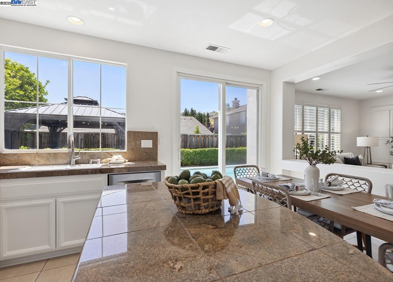 Detail Gallery Image 19 of 41 For 156 Elisha Ln, San Ramon,  CA 94583 - 4 Beds | 3 Baths