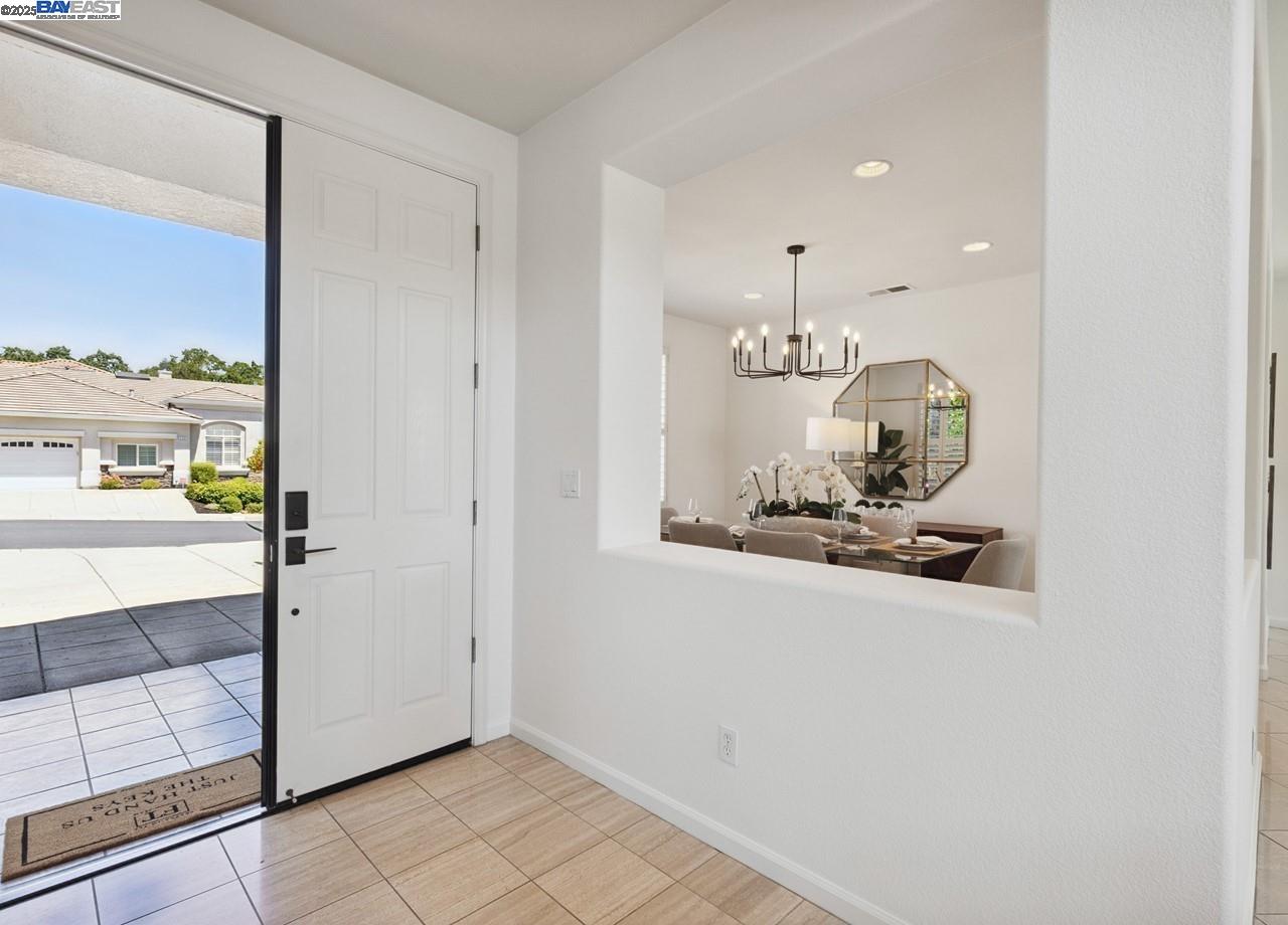Detail Gallery Image 5 of 41 For 156 Elisha Ln, San Ramon,  CA 94583 - 4 Beds | 3 Baths