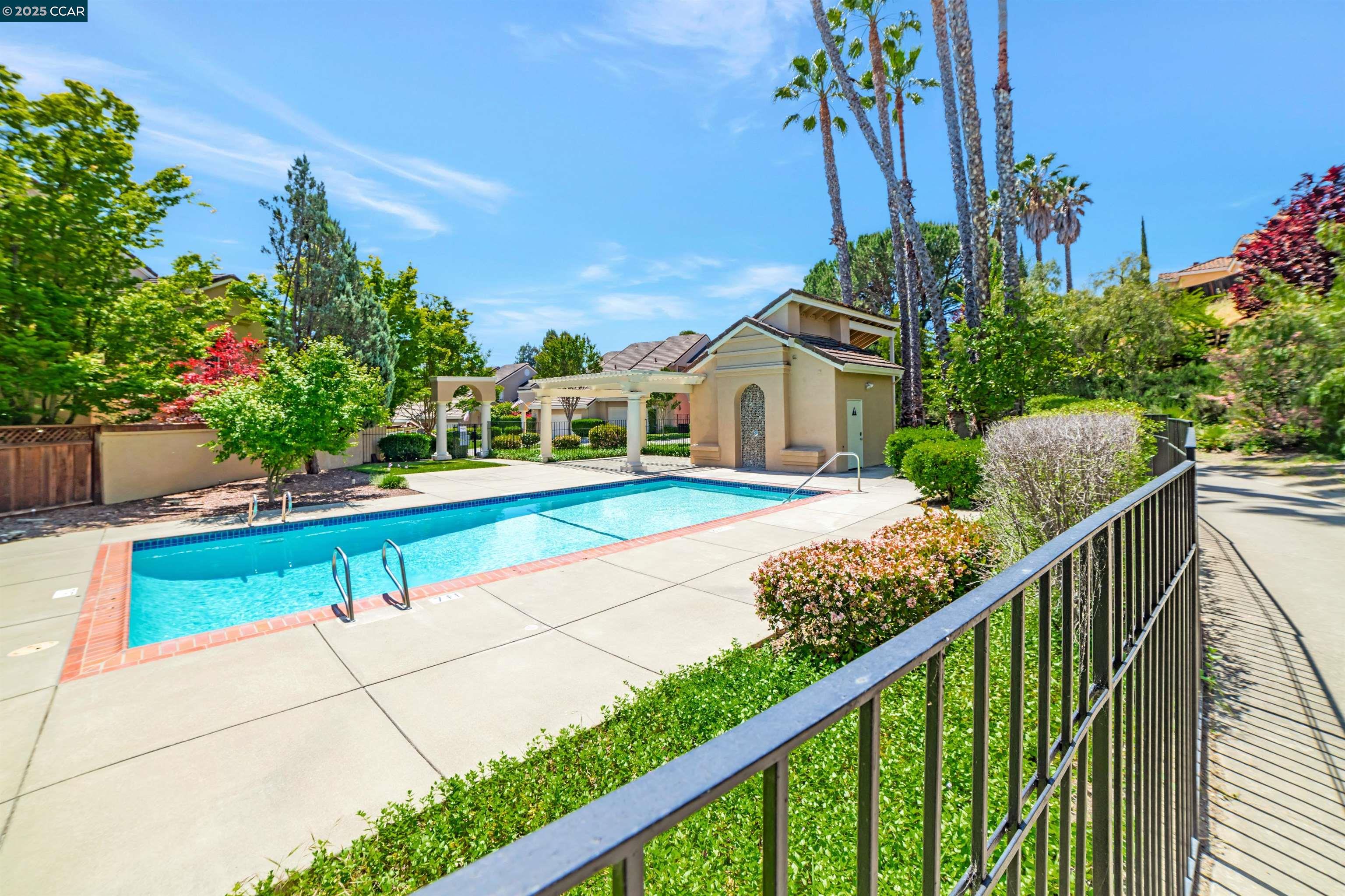 Photo #4: 41104039 Listing 