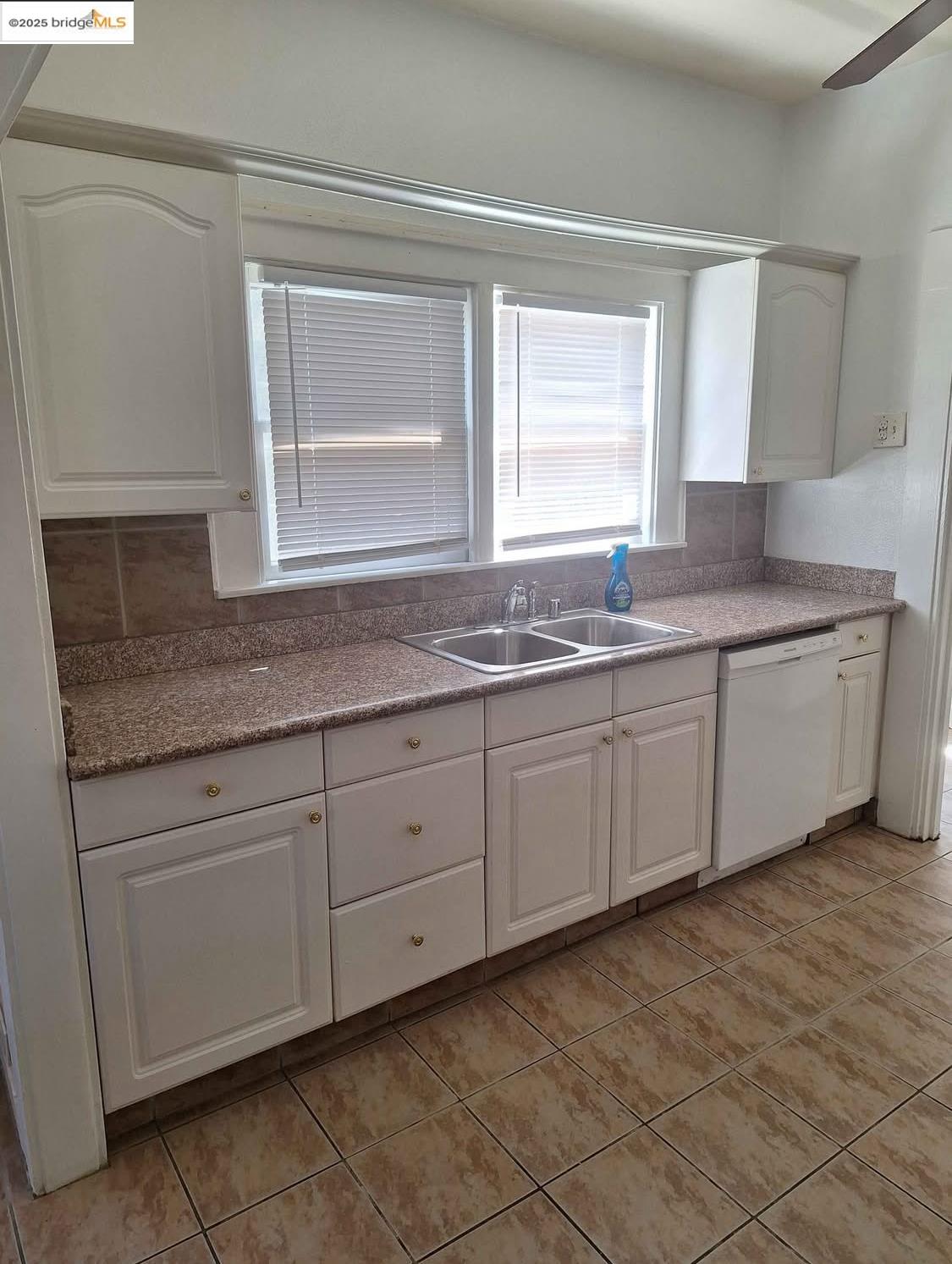 Detail Gallery Image 5 of 25 For 619 W 6th Street, Antioch,  CA 94509 - – Beds | – Baths