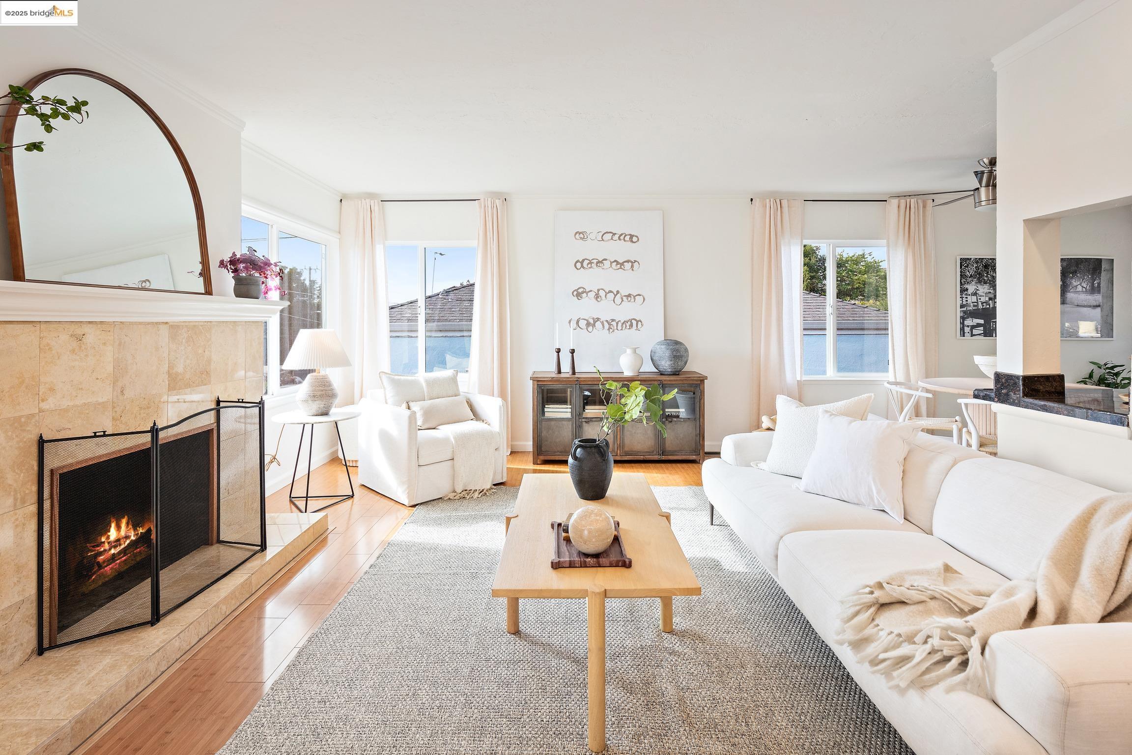 Detail Gallery Image 3 of 27 For 22756 Lorand Way, Hayward,  CA 94541 - 2 Beds | 1 Baths